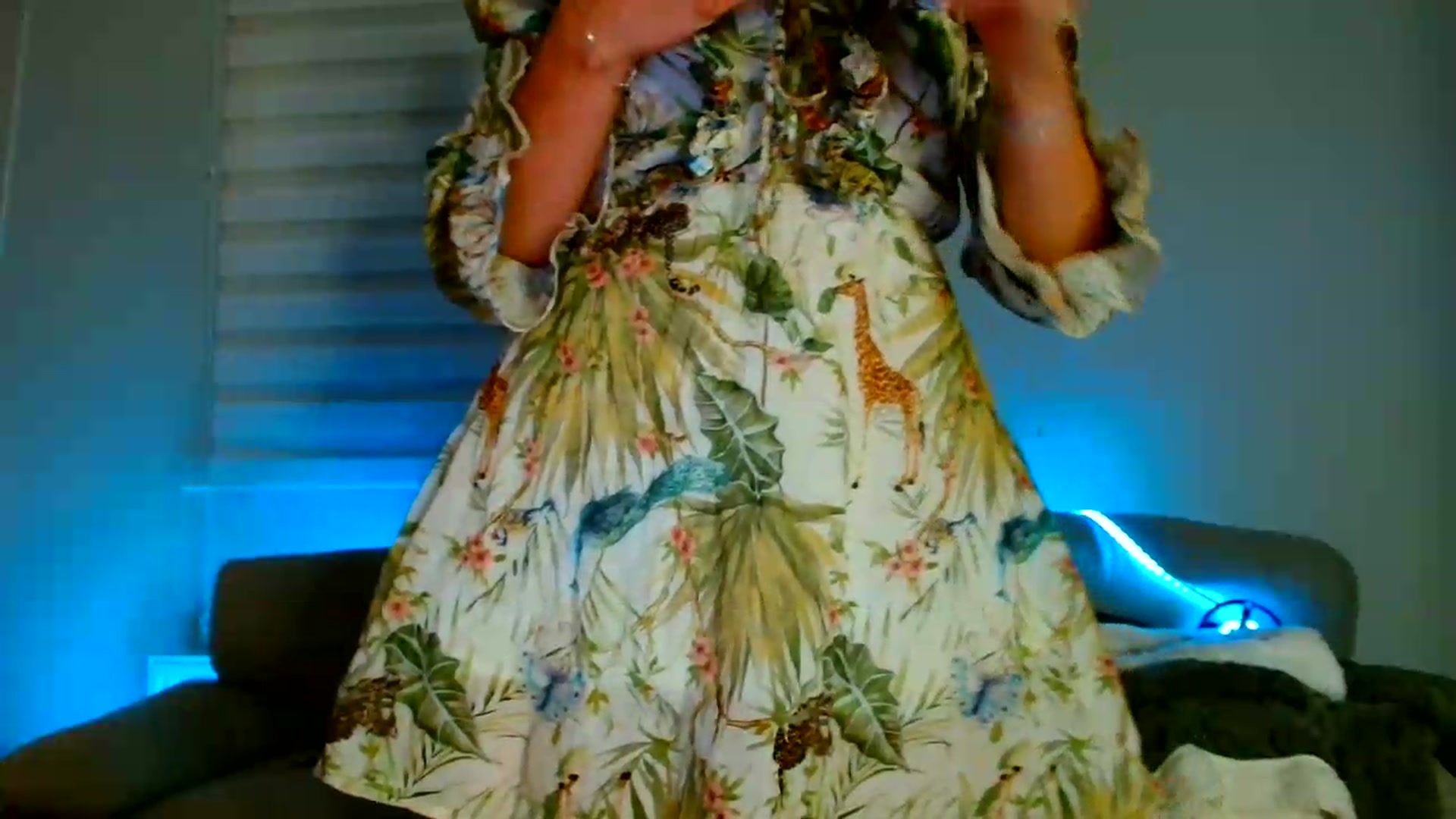Gallery image thumbnail from Ana_Rose's myfreecams stream on, 07/10/2026, 01:09 image 5 of 20