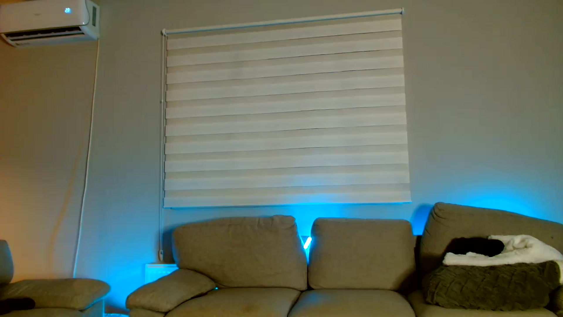 Gallery image thumbnail from Ana_Rose's myfreecams stream on, 08/08/2026, 01:52 image 4 of 20