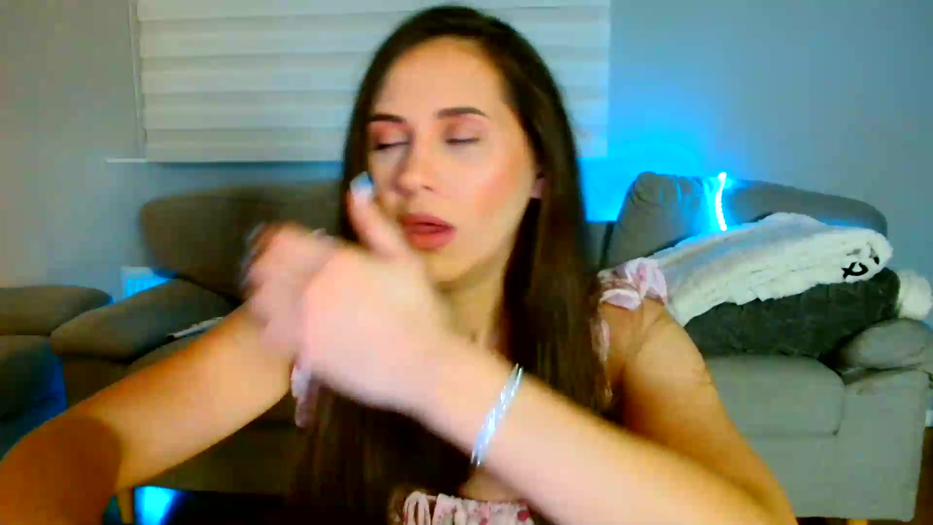 Gallery image thumbnail from Ana_Rose's myfreecams stream on, 08/28/2026, 21:39 image 7 of 20