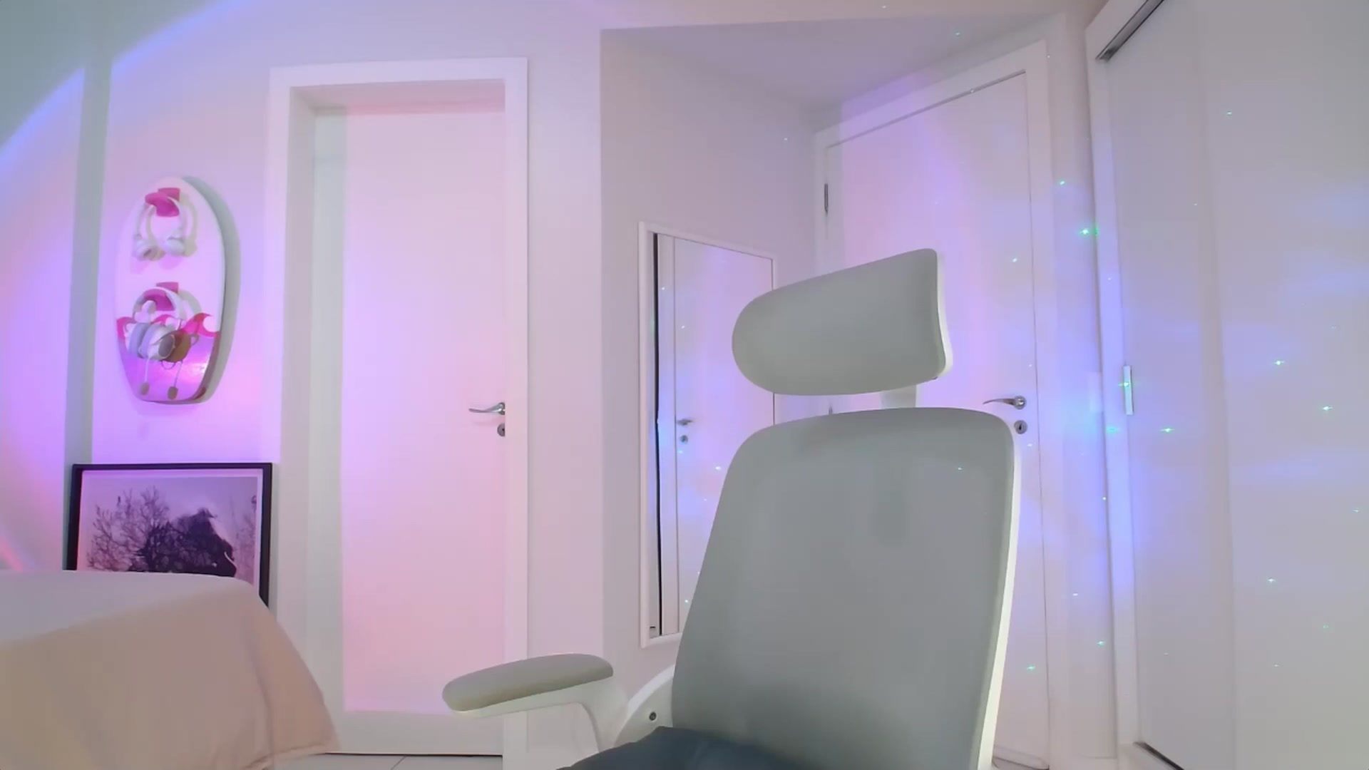 Gallery image thumbnail from Ana_YourFav's myfreecams stream on, 11/02/2024, 22:45 image 7 of 20