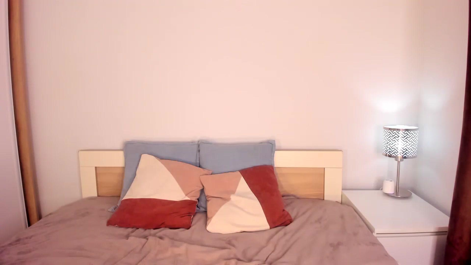 Gallery image thumbnail from Ana__xo's myfreecams stream on, 05/19/2024, 20:04 image 7 of 20