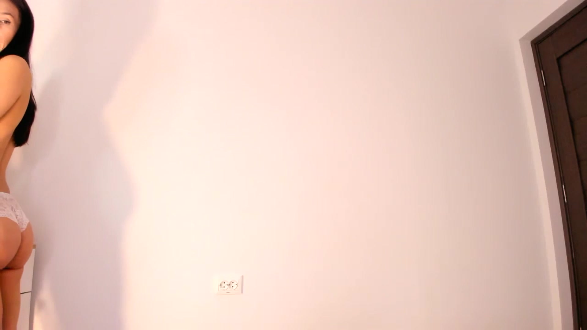 Gallery image thumbnail from Ana__xo's myfreecams stream on, 05/26/2024, 19:57 image 9 of 20
