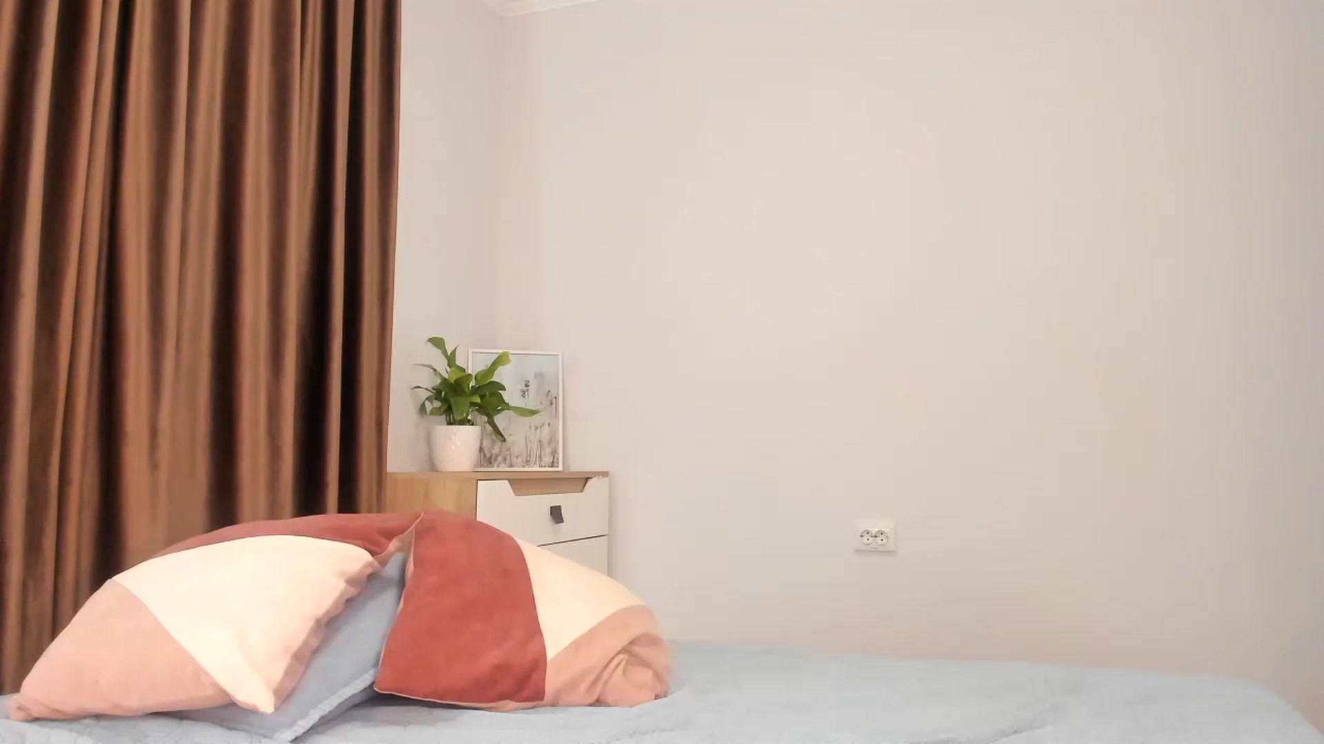 Gallery image thumbnail from Ana__xo's myfreecams stream on, 06/02/2024, 17:56 image 9 of 20