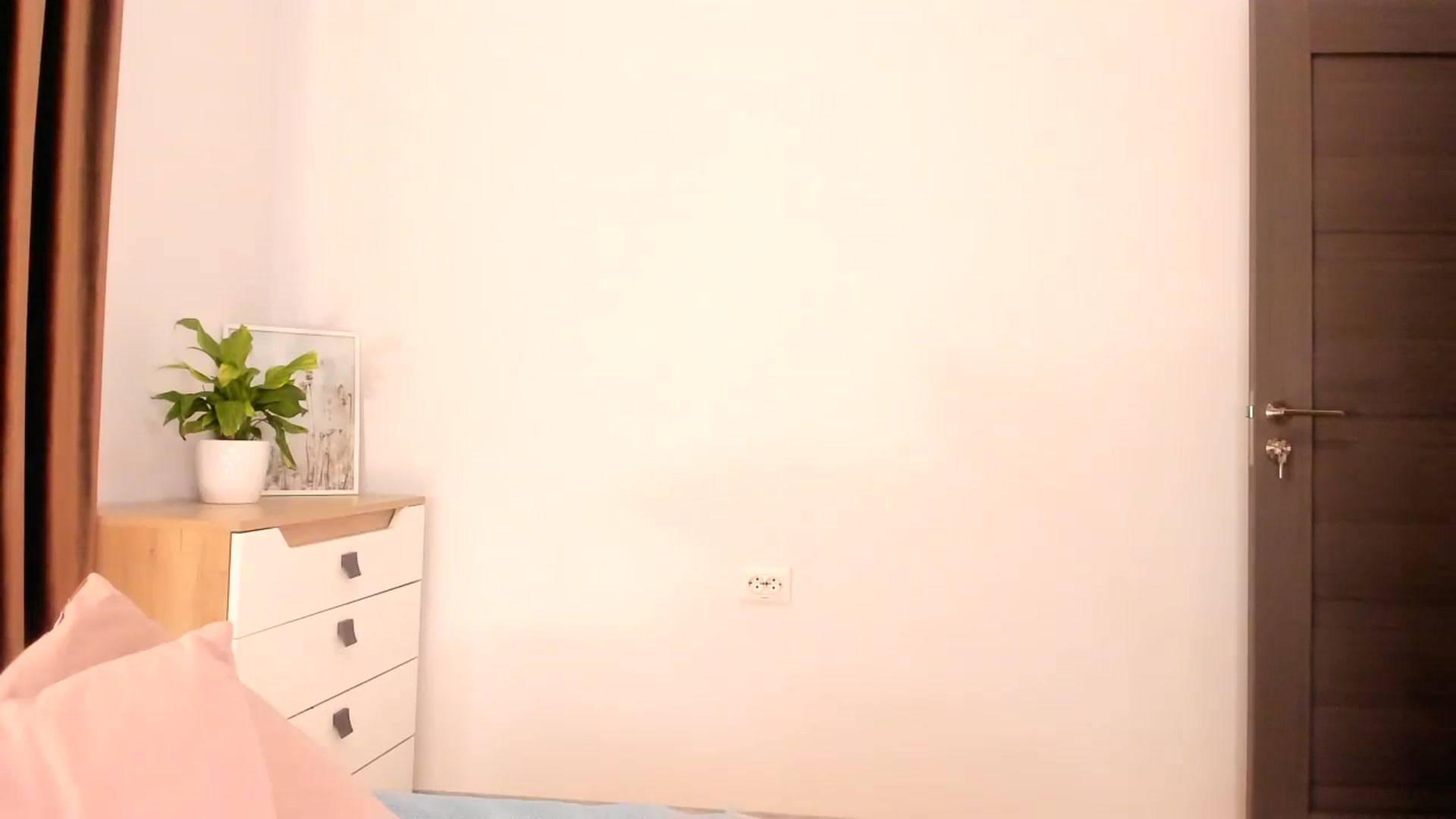 Gallery image thumbnail from Ana__xo's myfreecams stream on, 06/15/2024, 20:47 image 15 of 20