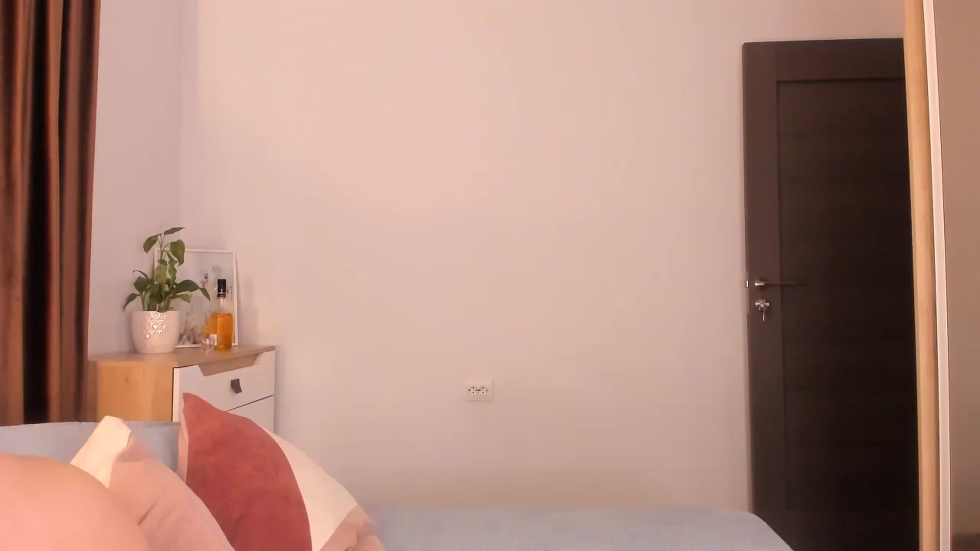 Gallery image thumbnail from Ana__xo's myfreecams stream on, 06/22/2024, 17:23 image 1 of 20