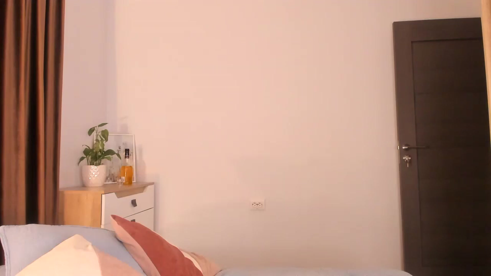 Gallery image thumbnail from Ana__xo's myfreecams stream on, 06/22/2024, 17:23 image 14 of 20