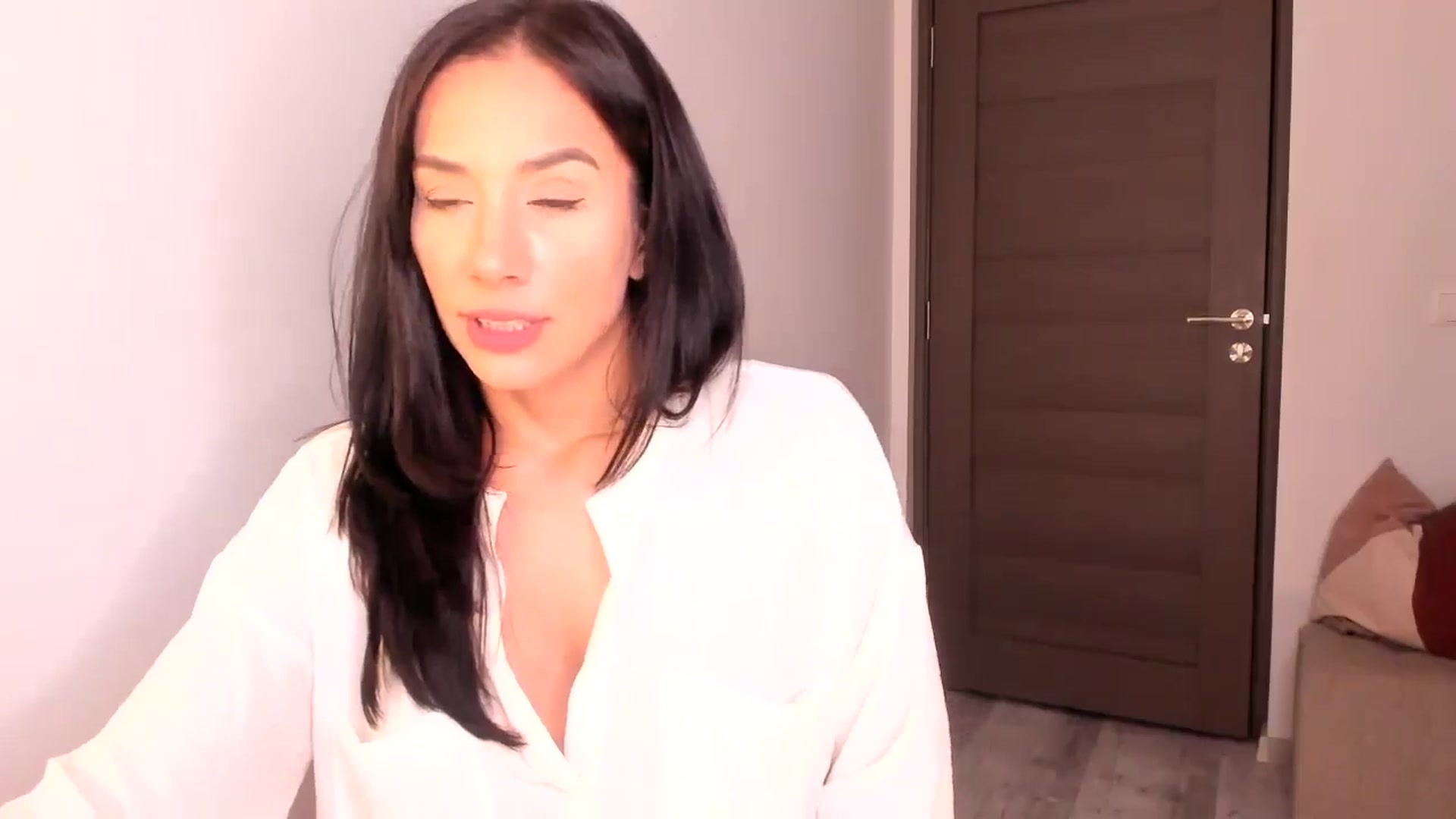 Gallery image thumbnail from Ana__xo's myfreecams stream on, 07/26/2024, 20:16 image 7 of 20