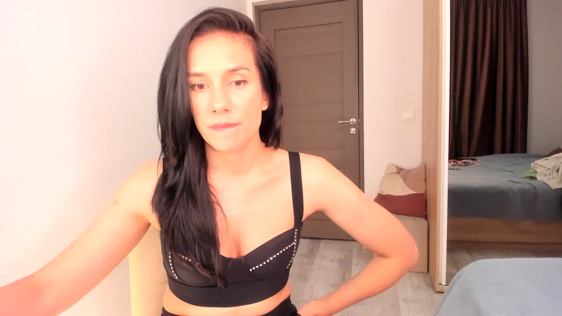 Gallery image thumbnail from Ana__xo's myfreecams stream on, 08/06/2024, 19:22 image 19 of 20