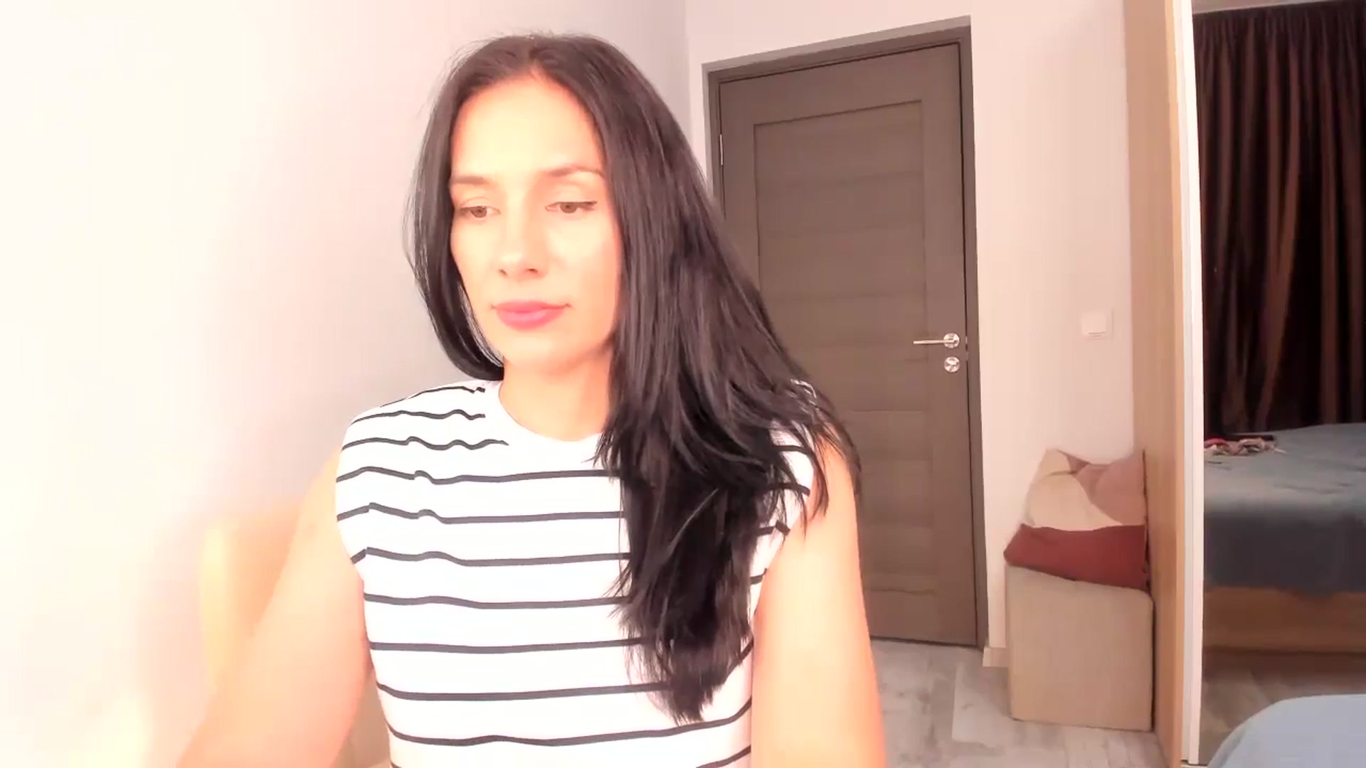 Gallery image thumbnail from Ana__xo's myfreecams stream on, 08/06/2024, 19:22 image 10 of 20