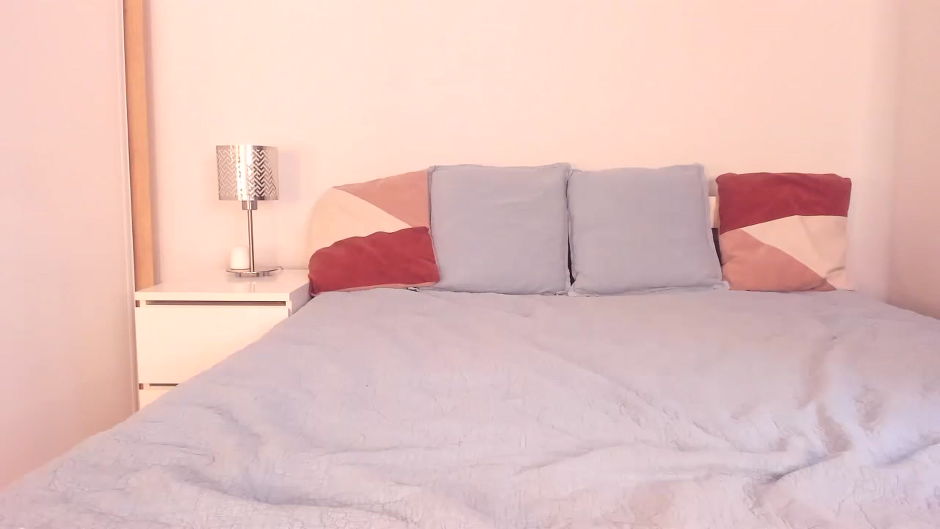 Gallery image thumbnail from Ana__xo's myfreecams stream on, 08/14/2024, 19:30 image 1 of 20