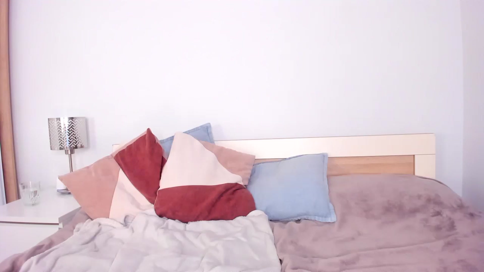 Gallery image thumbnail from Ana__xo's myfreecams stream on, 09/15/2024, 18:59 image 20 of 20