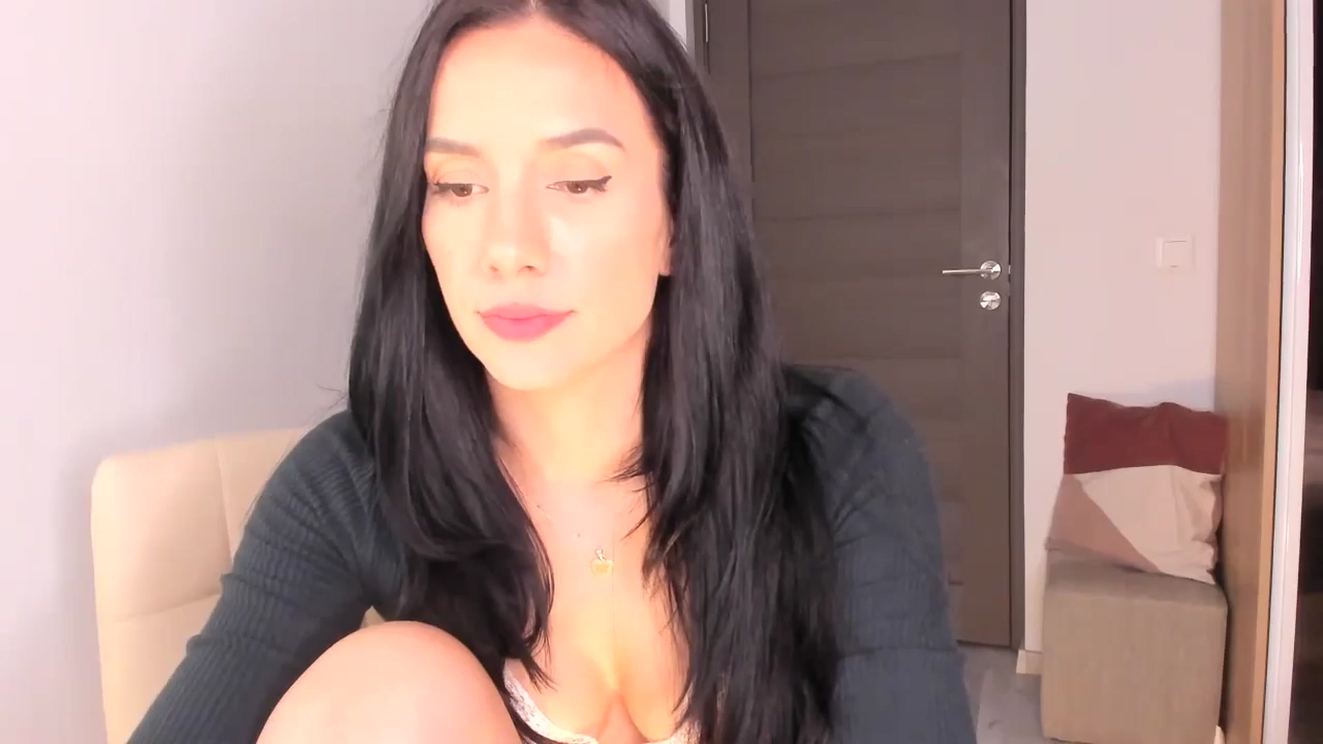 Gallery image thumbnail from Ana__xo's myfreecams stream on, 09/30/2024, 18:11 image 11 of 20