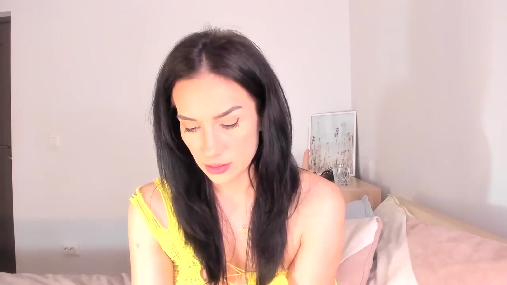 Gallery image thumbnail from Ana__xo's myfreecams stream on, 10/14/2024, 17:19 image 5 of 20