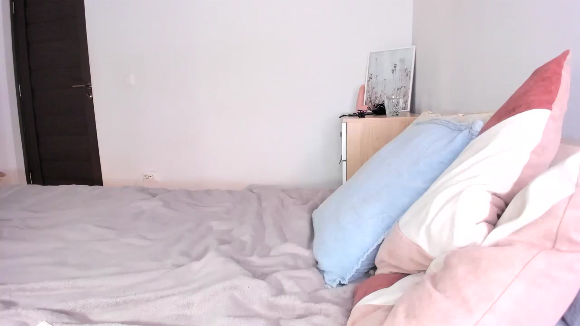 Gallery image thumbnail from Ana__xo's myfreecams stream on, 10/14/2024, 19:15 image 14 of 20