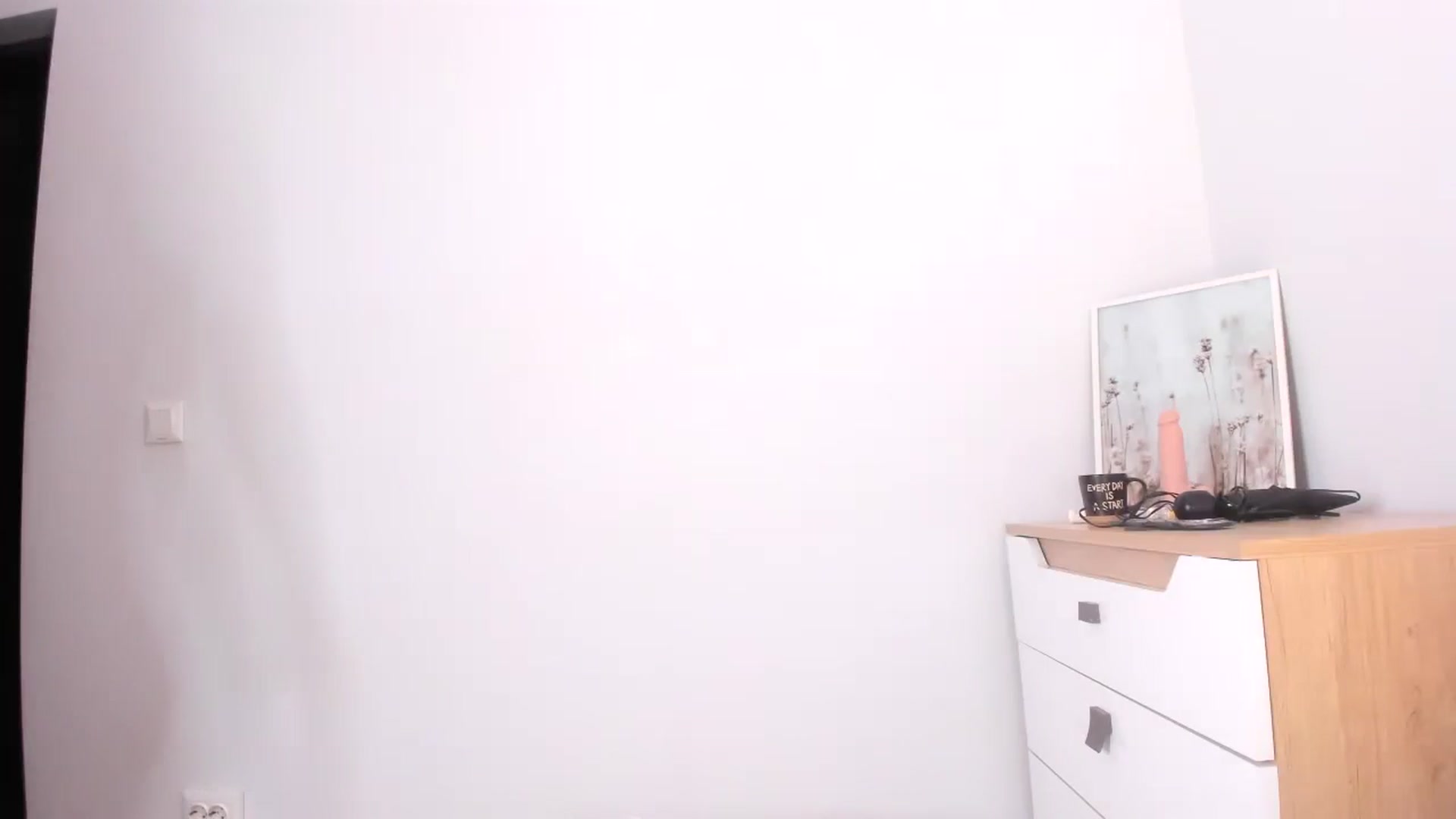 Gallery image thumbnail from Ana__xo's myfreecams stream on, 10/15/2024, 19:42 image 5 of 20