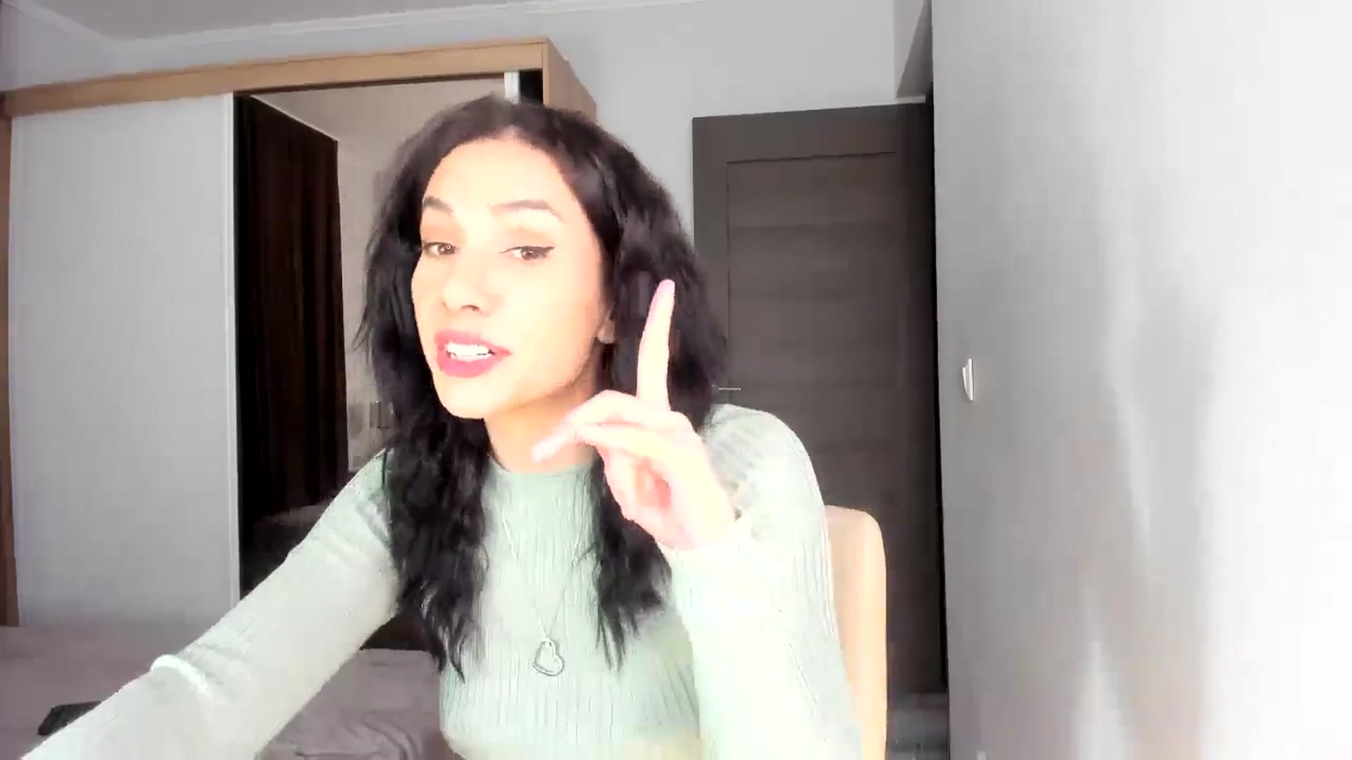 Gallery image thumbnail from Ana__xo's myfreecams stream on, 10/18/2024, 17:18 image 16 of 20