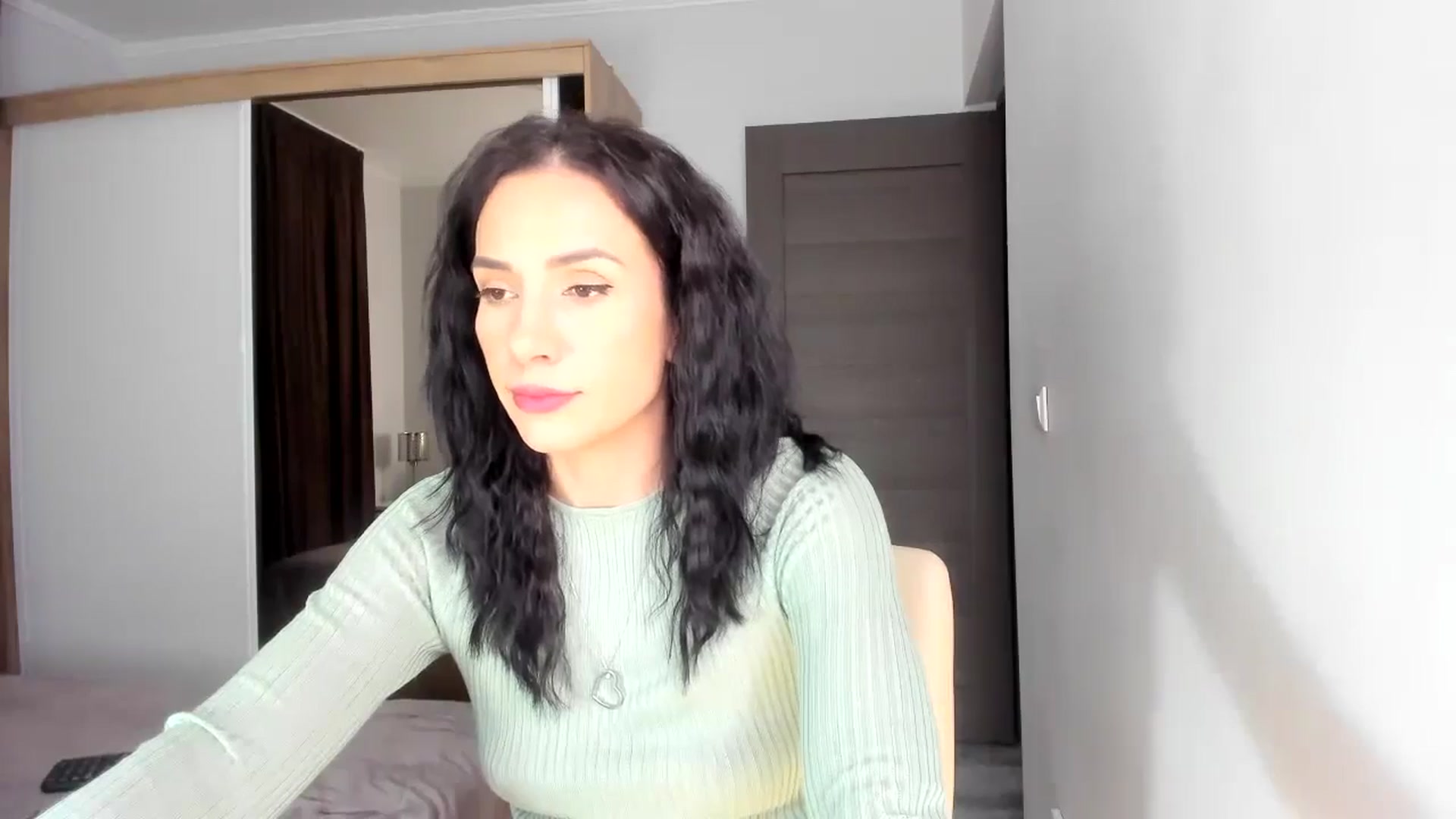 Gallery image thumbnail from Ana__xo's myfreecams stream on, 10/18/2024, 17:18 image 15 of 20