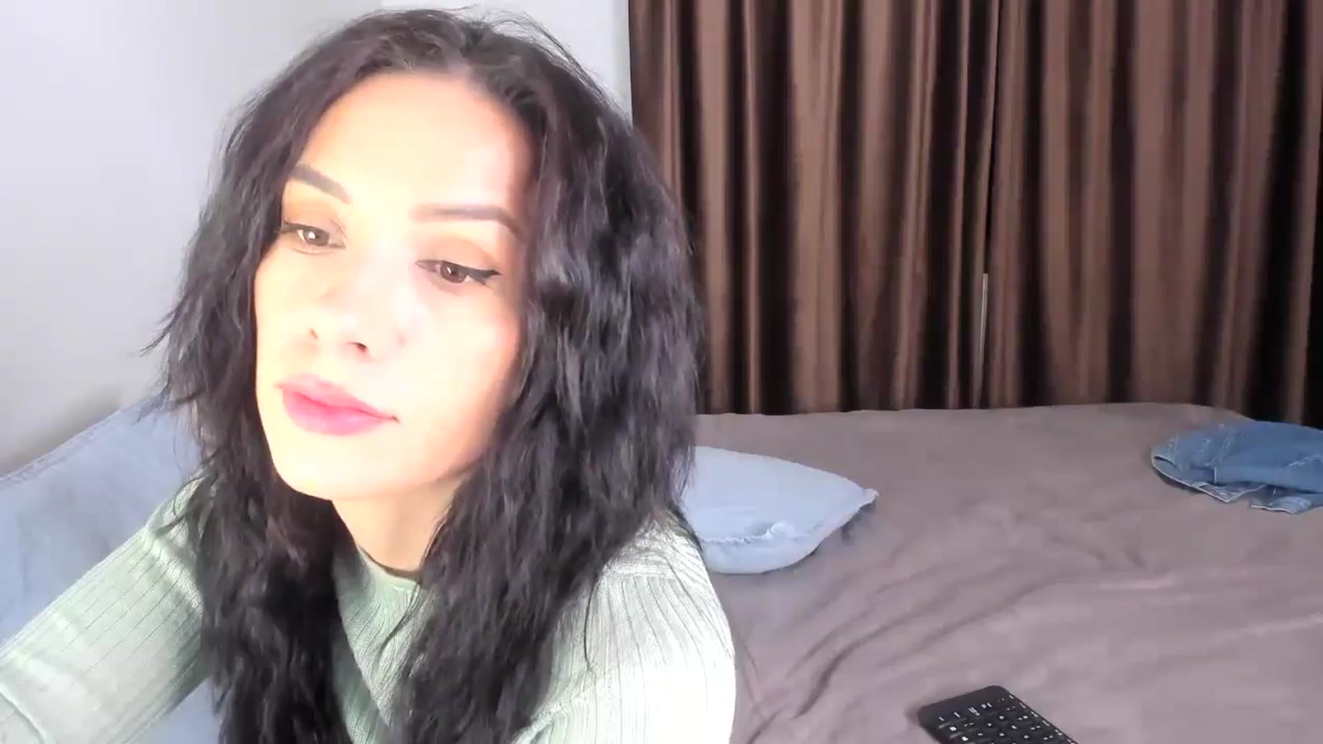 Gallery image thumbnail from Ana__xo's myfreecams stream on, 10/18/2024, 18:23 image 6 of 20