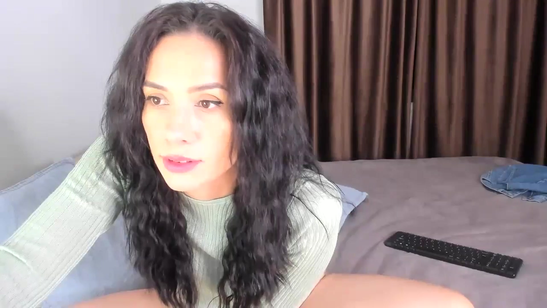 Gallery image thumbnail from Ana__xo's myfreecams stream on, 10/18/2024, 18:23 image 9 of 20