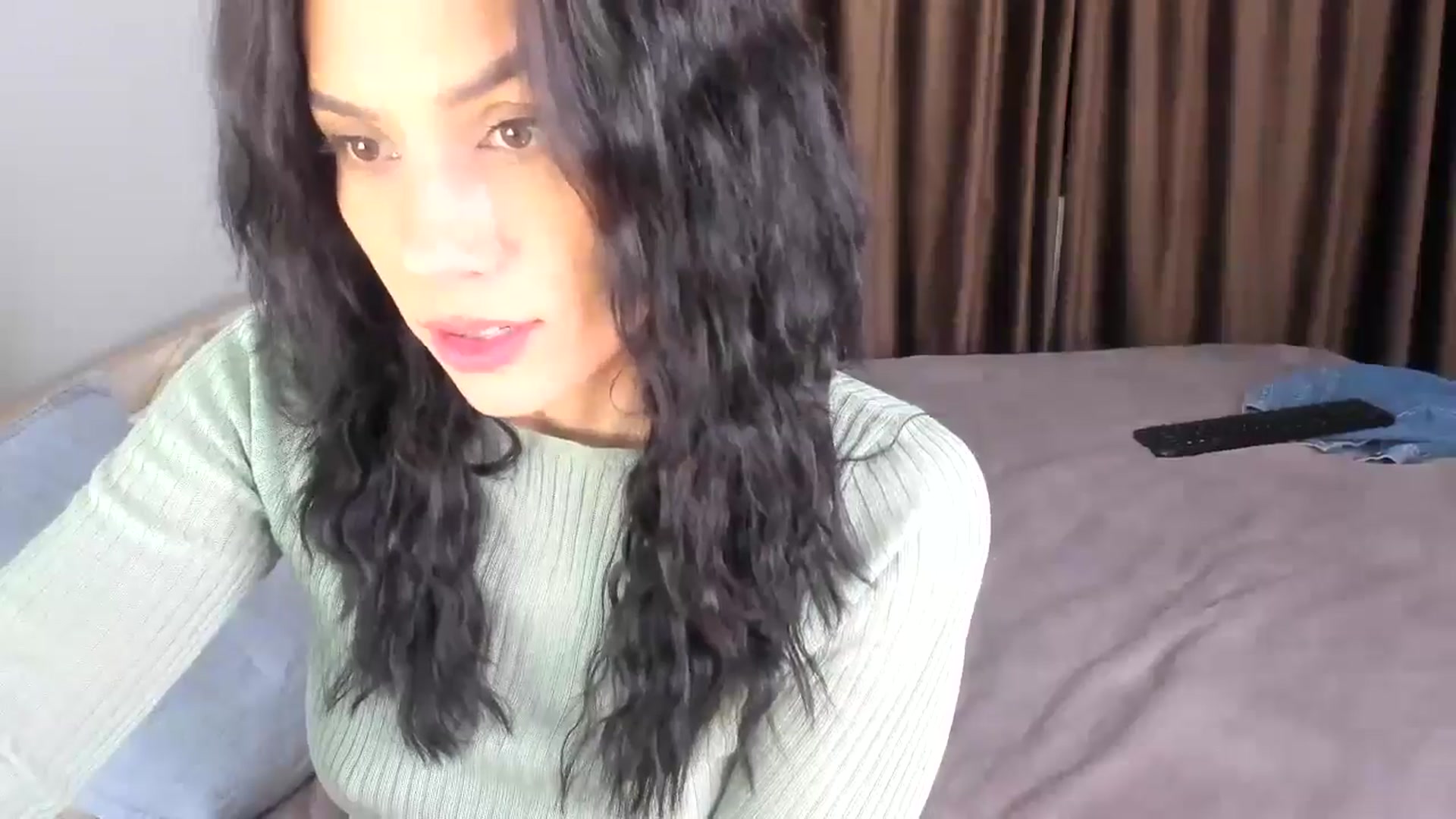Gallery image thumbnail from Ana__xo's myfreecams stream on, 10/18/2024, 18:23 image 12 of 20