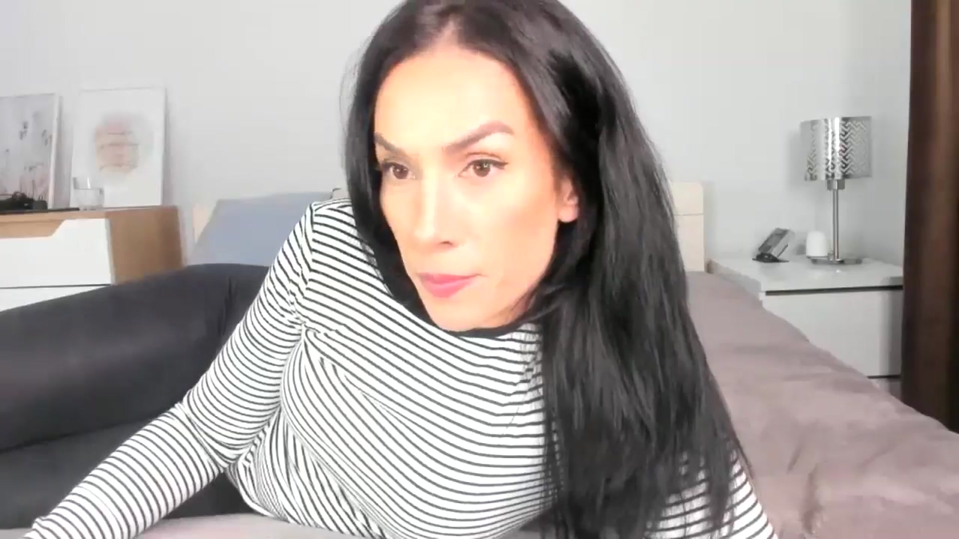 Gallery image thumbnail from Ana__xo's myfreecams stream on, 10/22/2024, 16:33 image 11 of 20