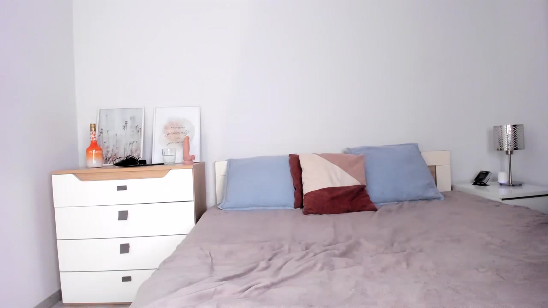 Gallery image thumbnail from Ana__xo's myfreecams stream on, 10/22/2024, 17:31 image 11 of 20