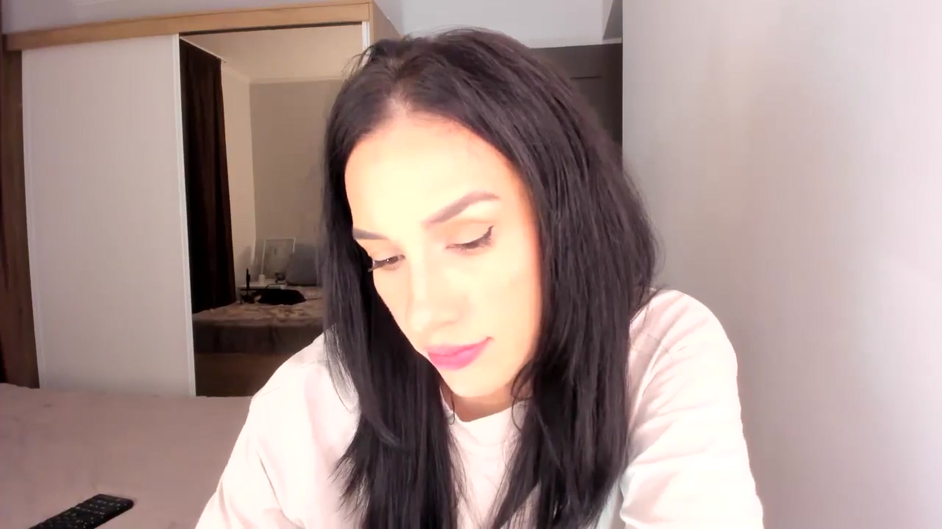 Gallery image thumbnail from Ana__xo's myfreecams stream on, 10/24/2024, 16:52 image 15 of 20