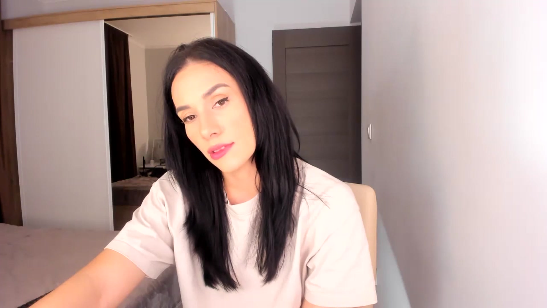 Gallery image thumbnail from Ana__xo's myfreecams stream on, 10/24/2024, 16:52 image 16 of 20