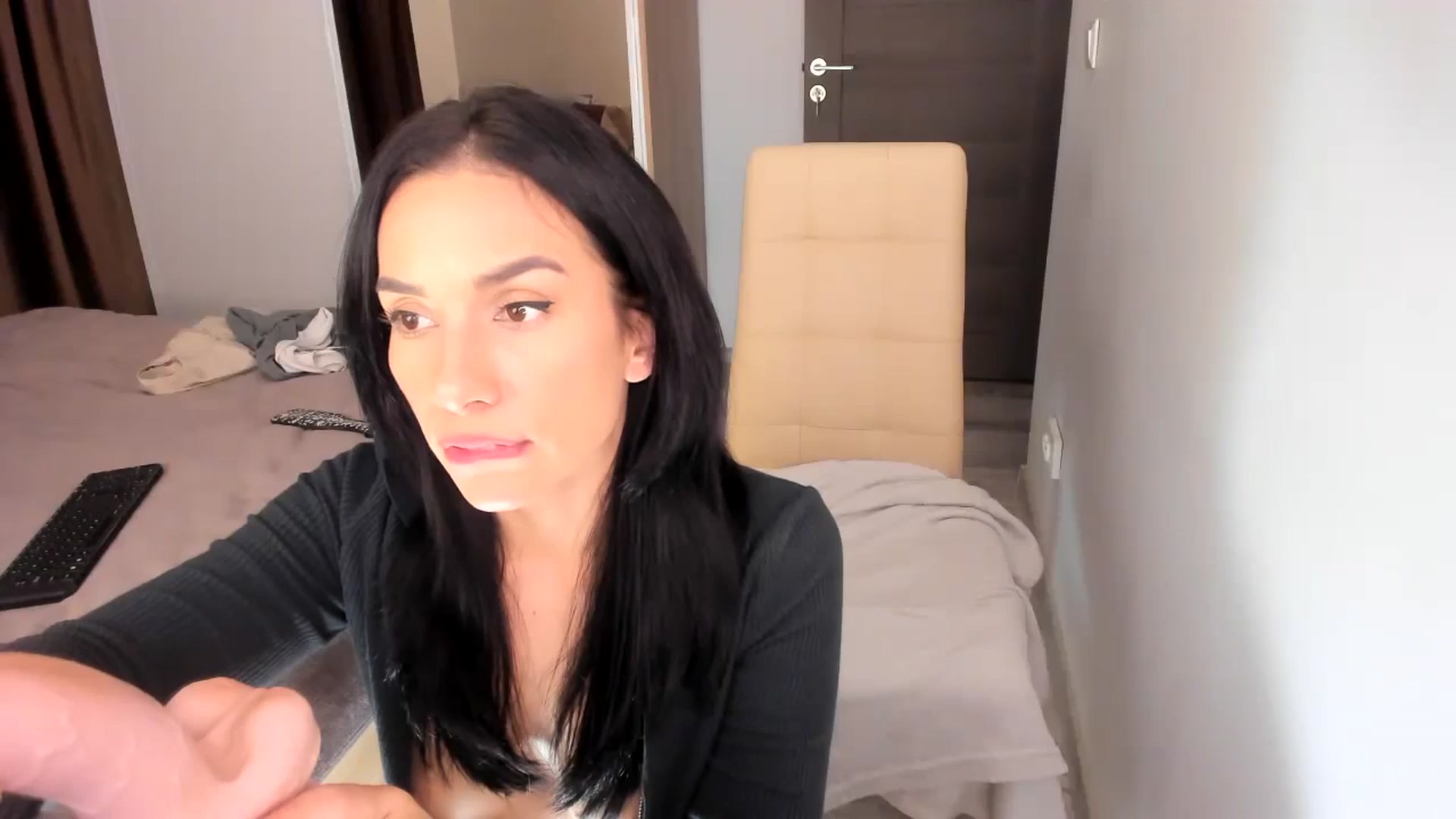 Gallery image thumbnail from Ana__xo's myfreecams stream on, 10/24/2024, 19:16 image 11 of 20