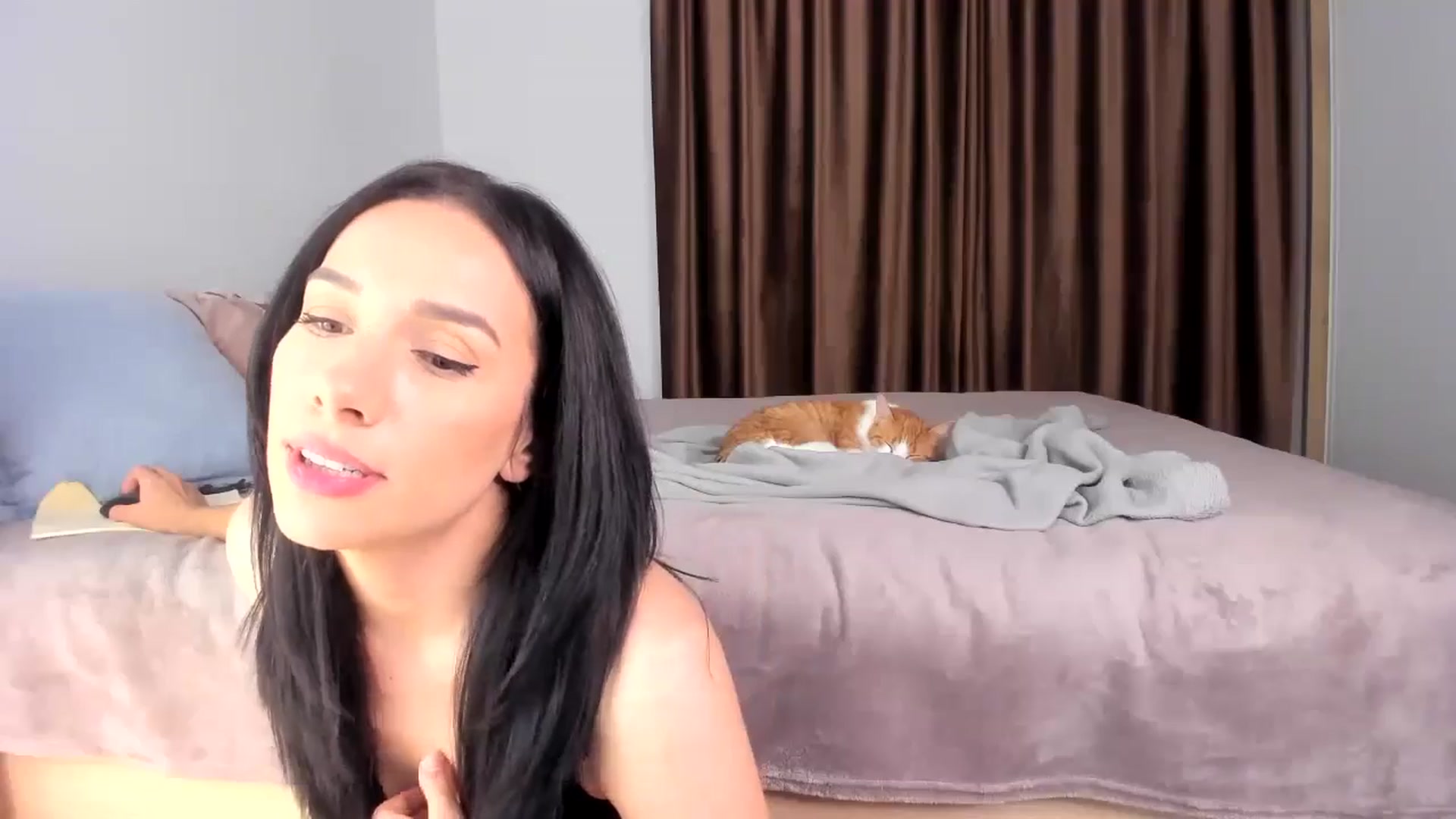 Gallery image thumbnail from Ana__xo's myfreecams stream on, 10/25/2024, 17:26 image 13 of 20