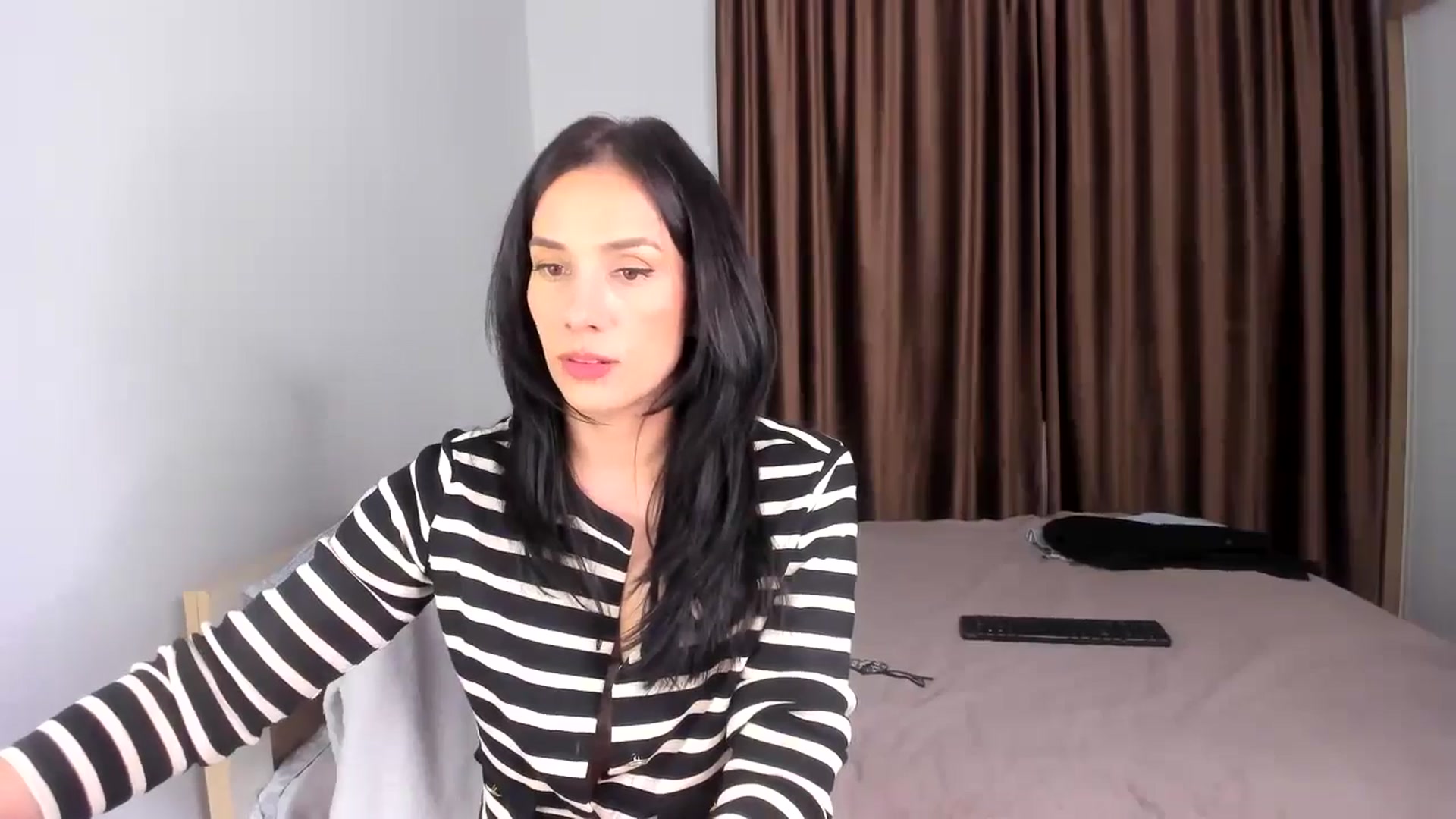 Gallery image thumbnail from Ana__xo's myfreecams stream on, 10/26/2024, 17:46 image 13 of 20