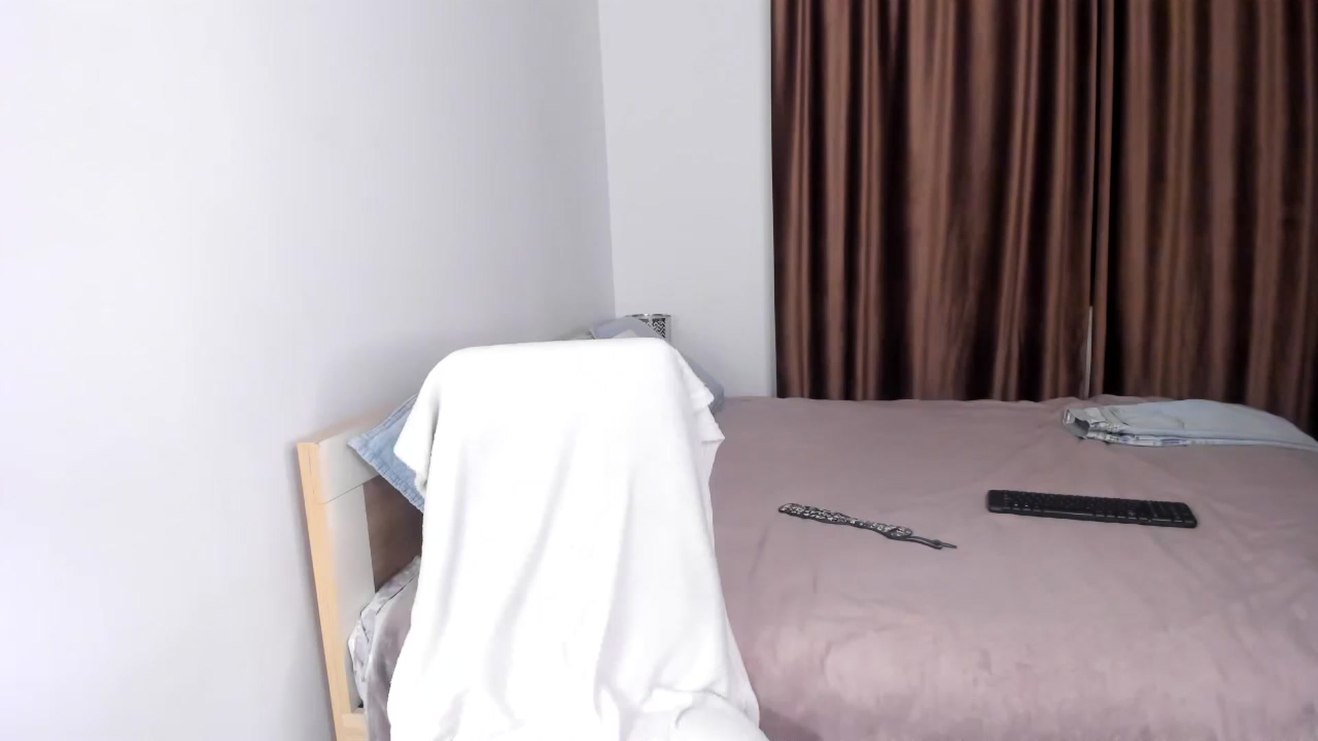 Gallery image thumbnail from Ana__xo's myfreecams stream on, 10/26/2024, 17:46 image 11 of 20