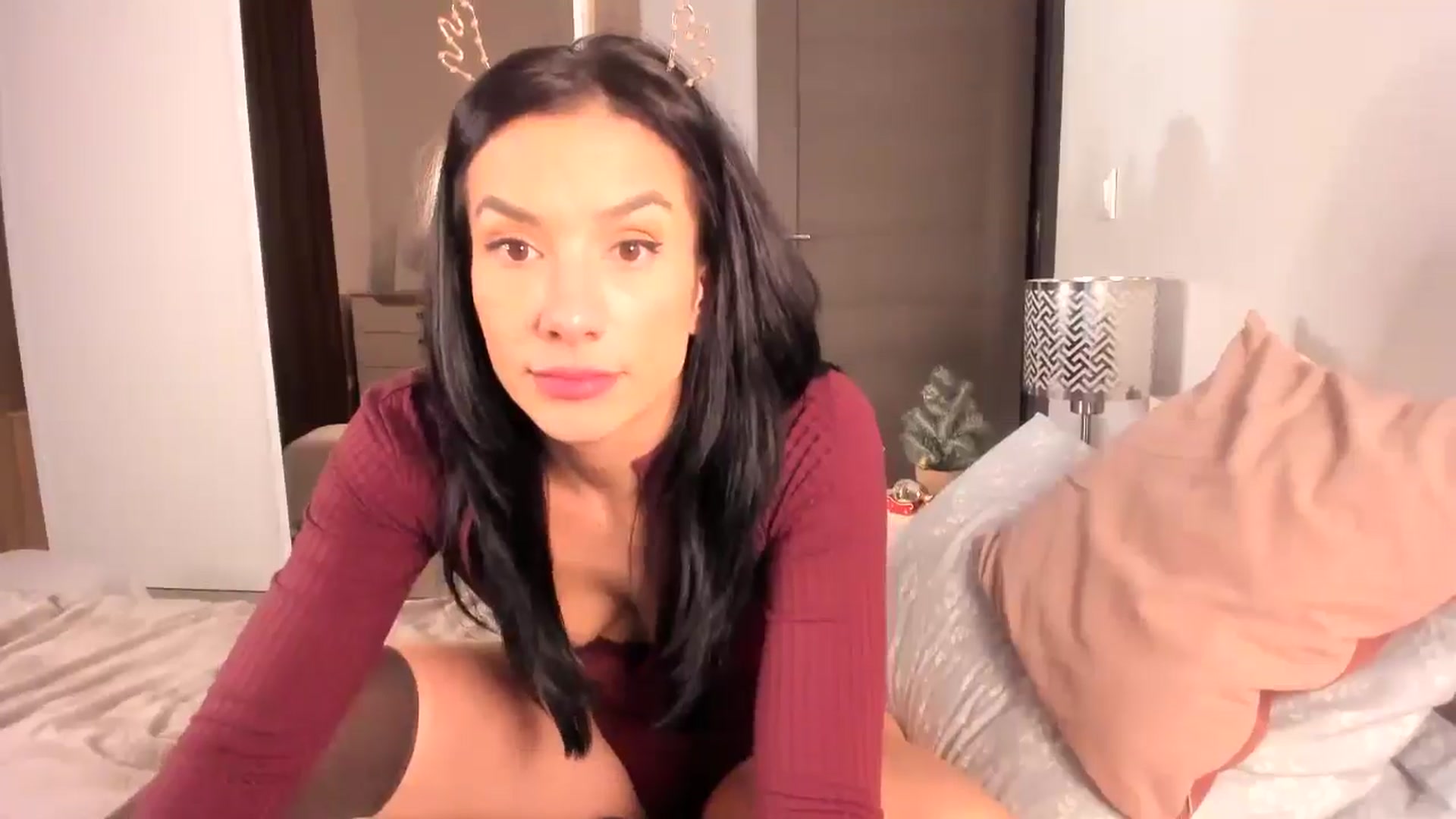 Gallery image thumbnail from Ana__xo's myfreecams stream on, 12/18/2024, 21:08 image 17 of 20