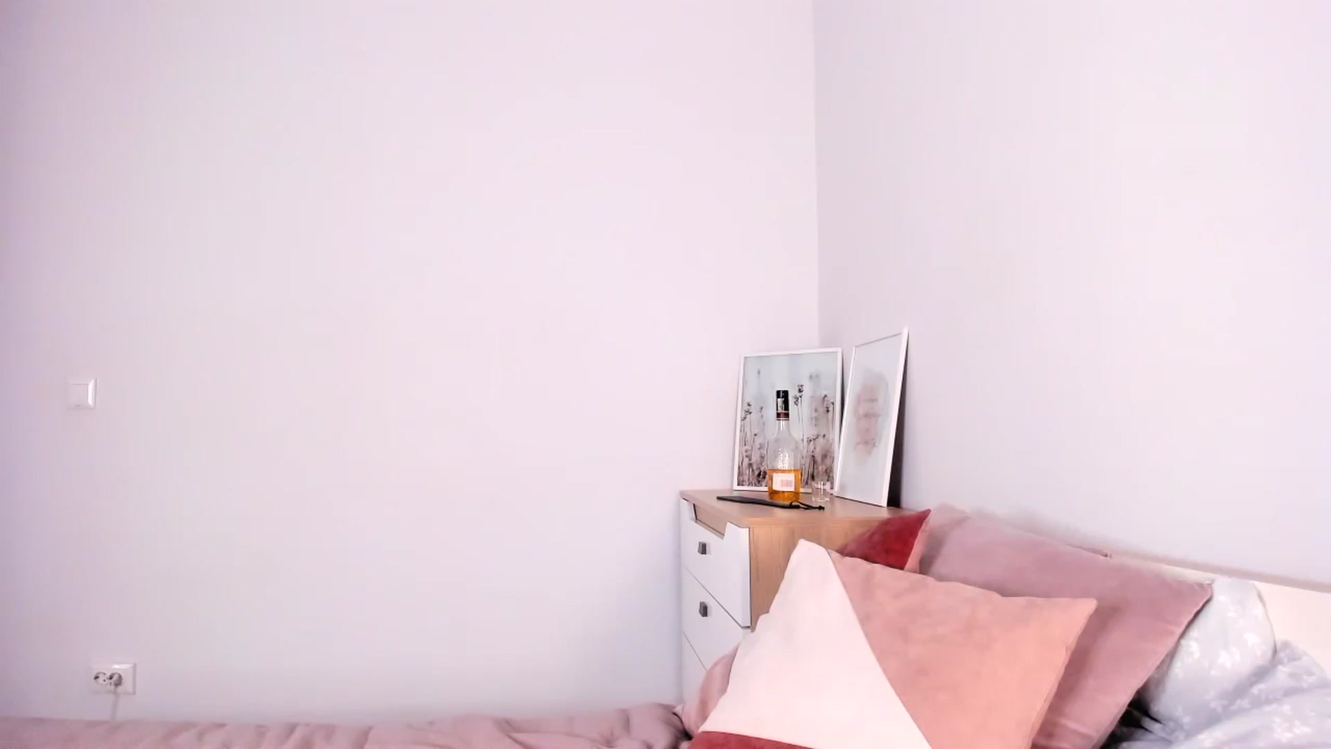 Gallery image thumbnail from Ana__xo's myfreecams stream on, 02/14/2025, 19:27 image 3 of 20