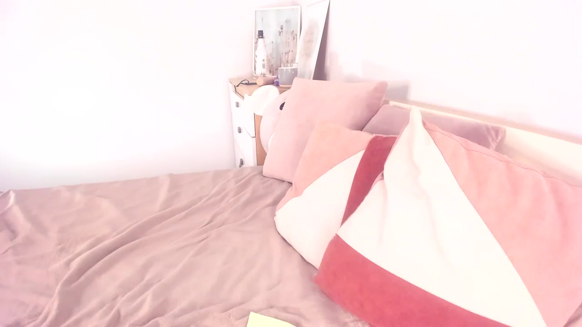 Gallery image thumbnail from Ana__xo's myfreecams stream on, 03/22/2025, 20:03 image 12 of 20