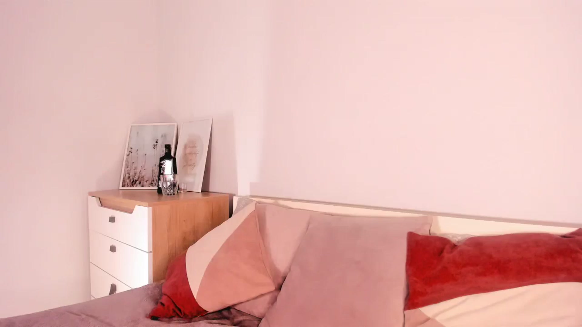 Gallery image thumbnail from Ana__xo's myfreecams stream on, 04/06/2025, 18:41 image 9 of 20