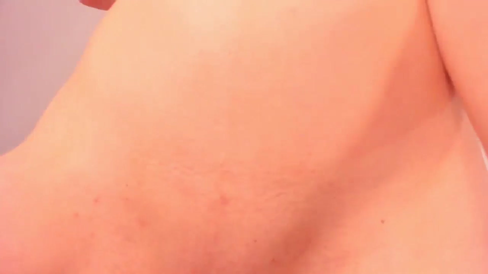 Gallery image thumbnail from Ana__xo's myfreecams stream on, 04/19/2025, 17:15 image 20 of 20