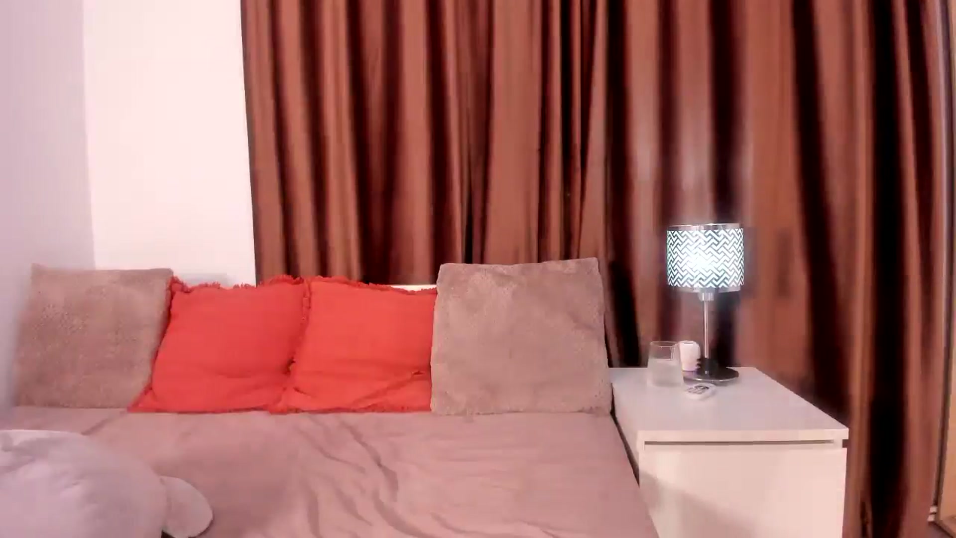 Gallery image thumbnail from Ana__xo's myfreecams stream on, 06/20/2025, 19:13 image 15 of 20