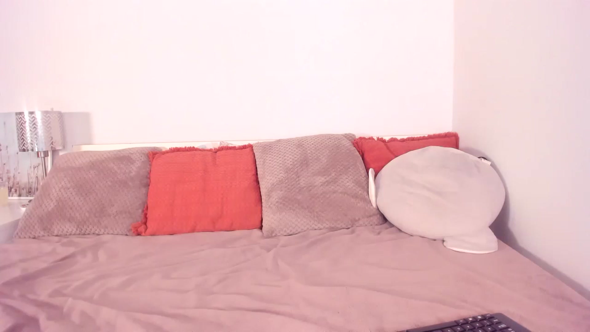 Gallery image thumbnail from Ana__xo's myfreecams stream on, 07/31/2025, 18:03 image 18 of 20
