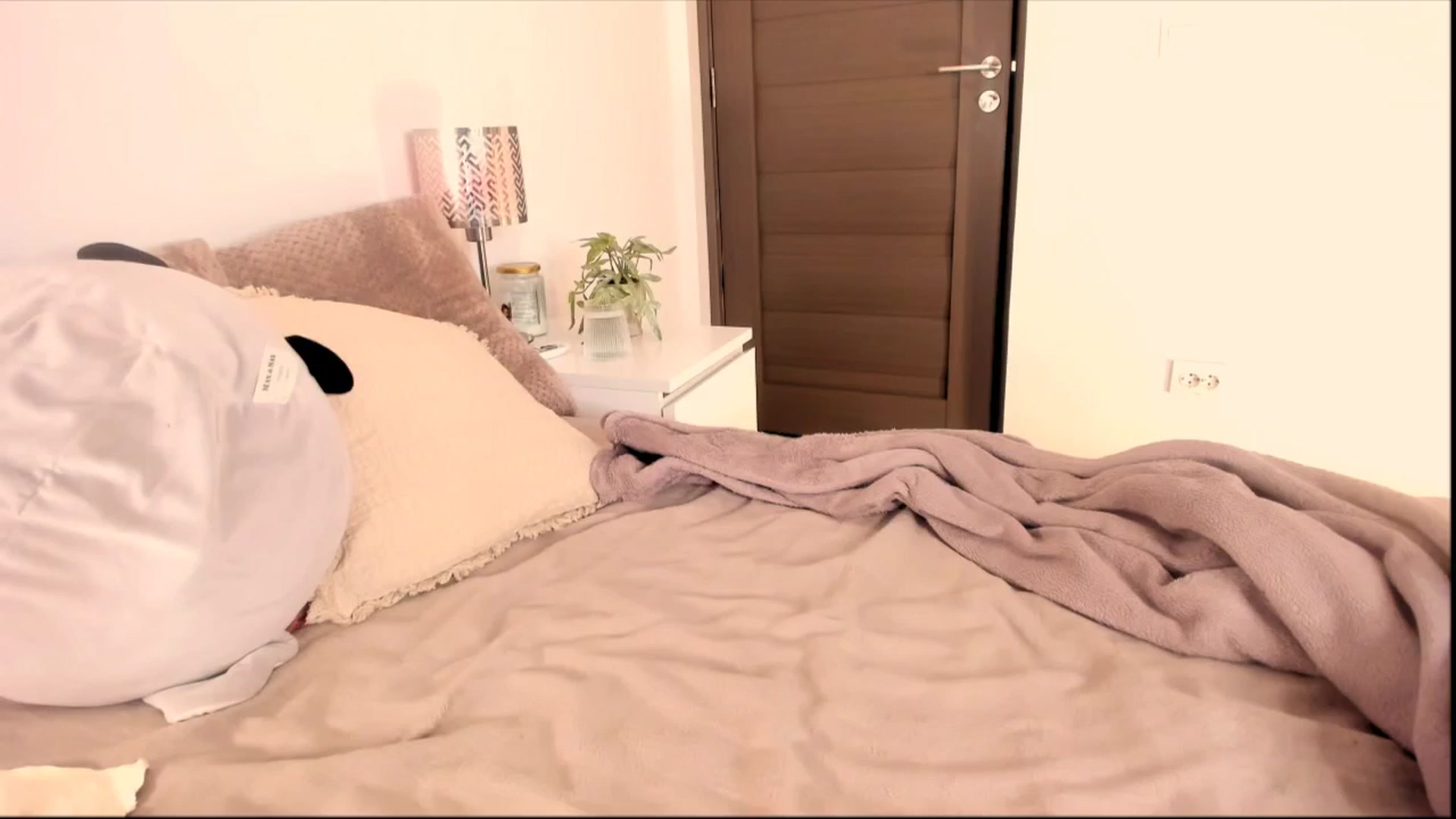Gallery image thumbnail from Ana__xo's myfreecams stream on, 11/13/2025, 19:11 image 16 of 20