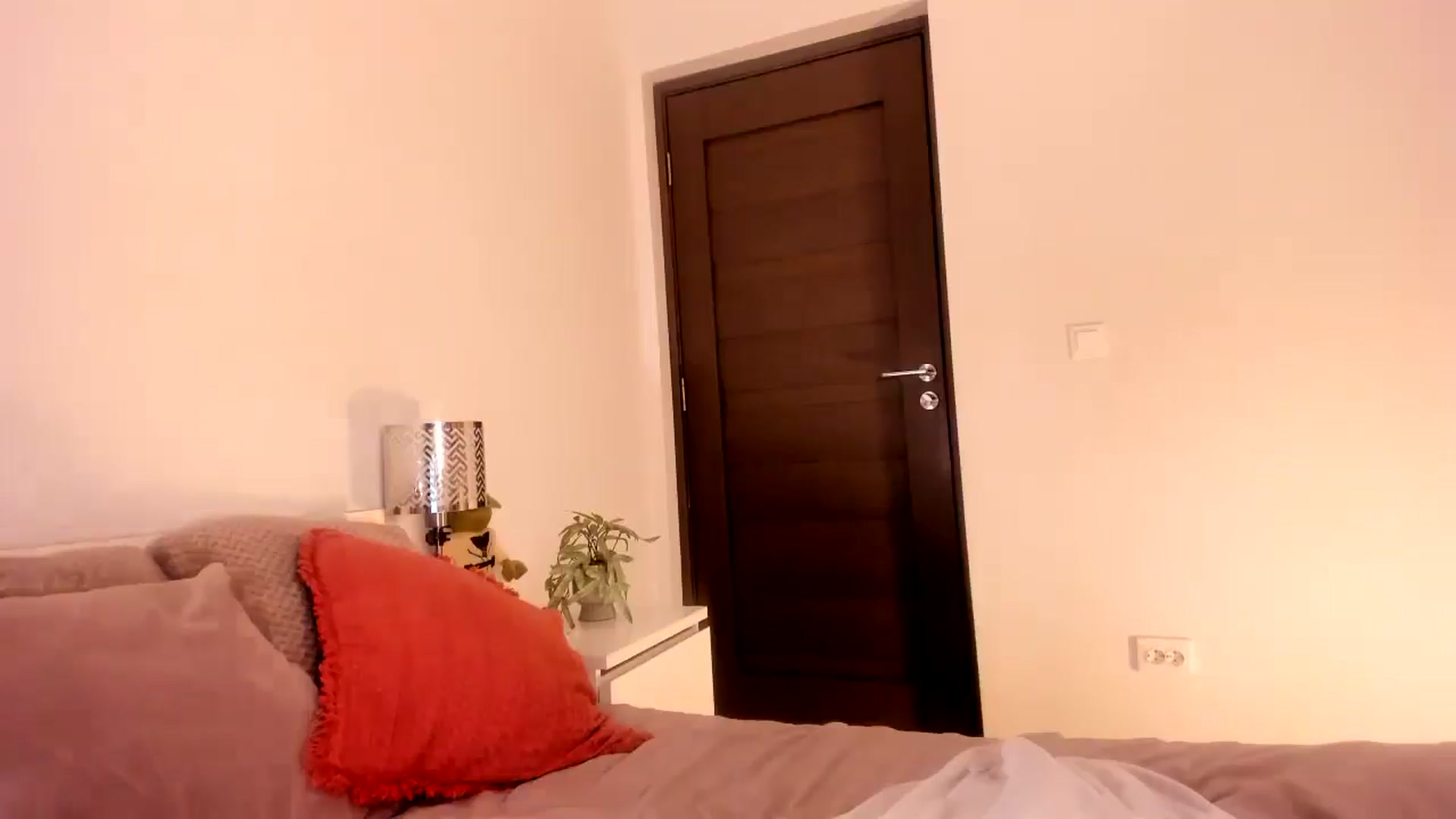 Gallery image thumbnail from Ana__xo's myfreecams stream on, 02/23/2026, 18:12 image 2 of 20