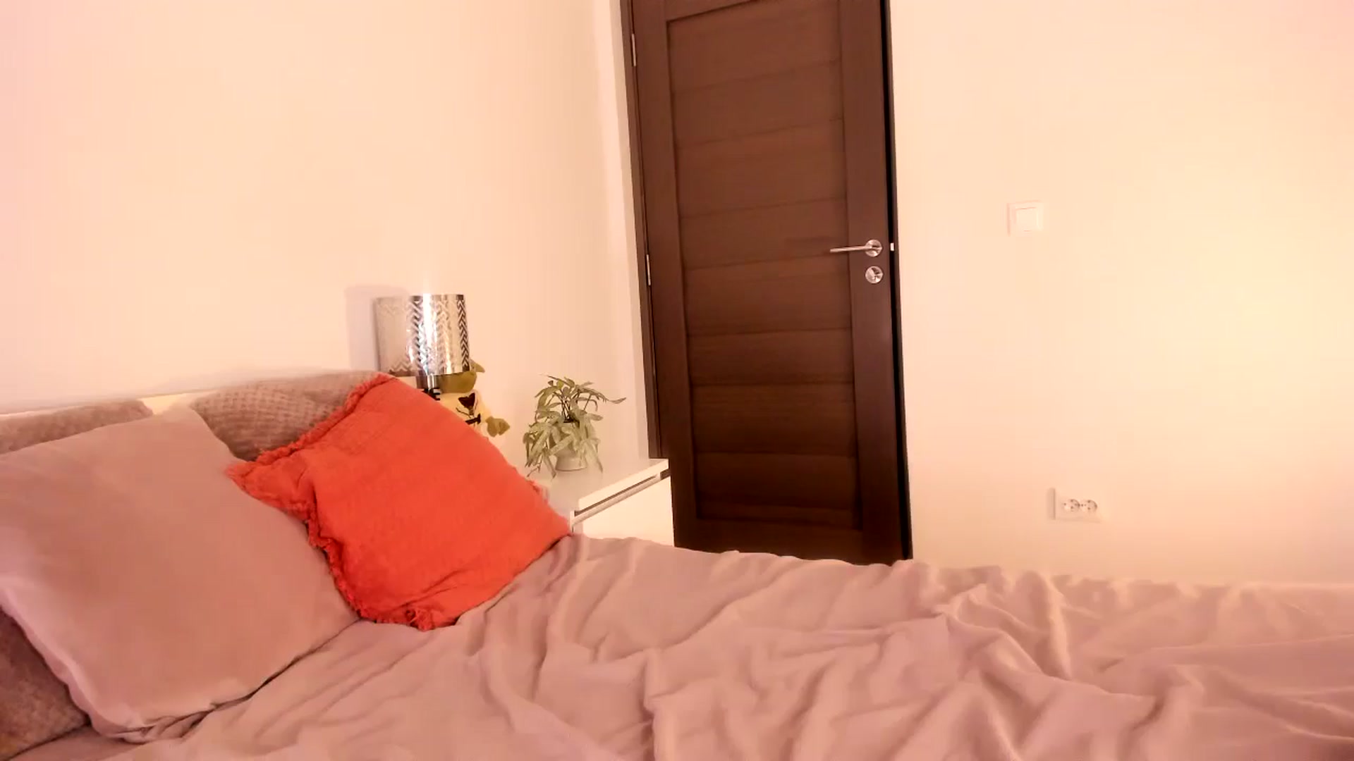 Gallery image thumbnail from Ana__xo's myfreecams stream on, 02/23/2026, 21:56 image 14 of 20