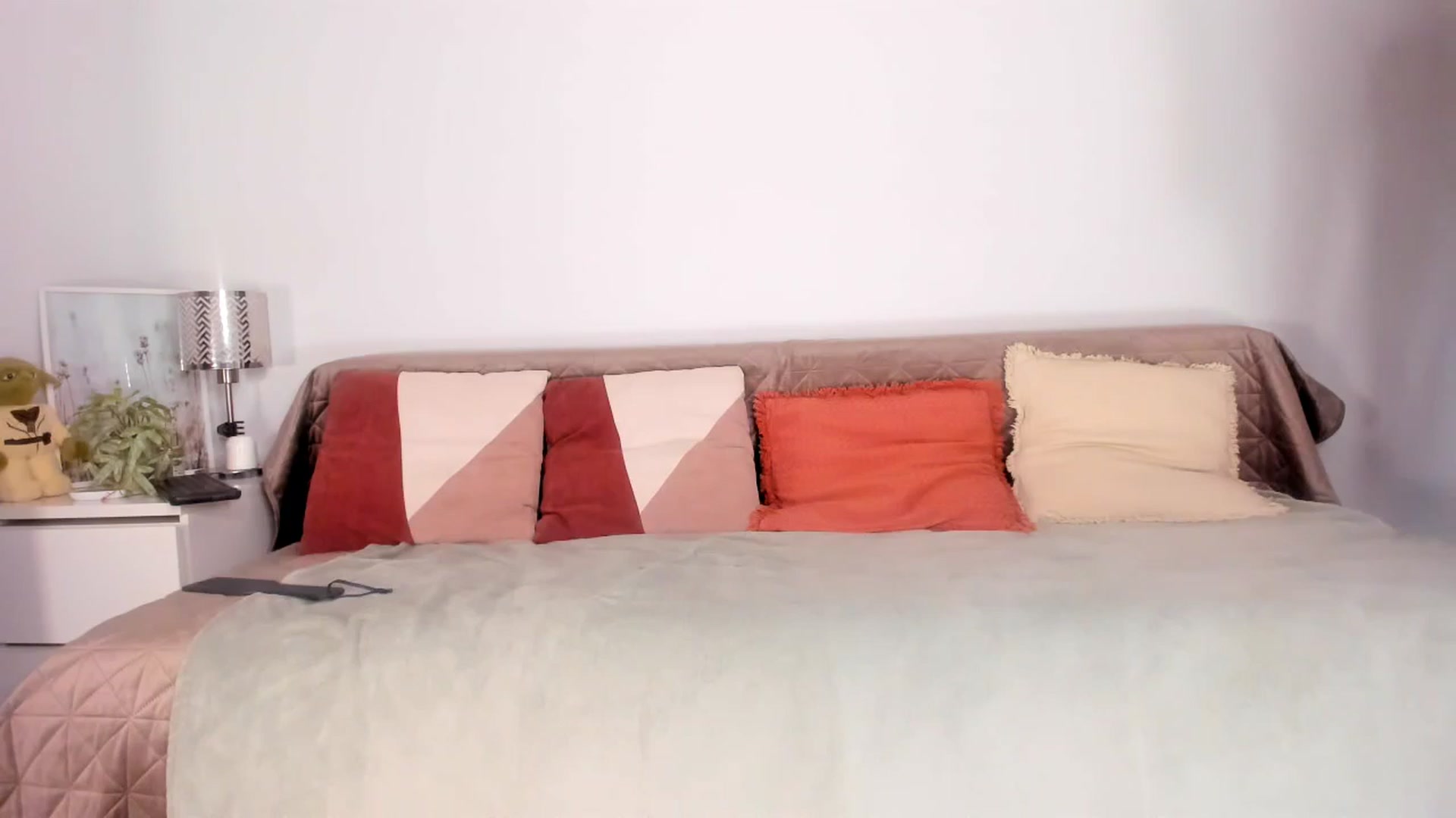 Gallery image thumbnail from Ana__xo's myfreecams stream on, 04/18/2026, 20:16 image 7 of 20
