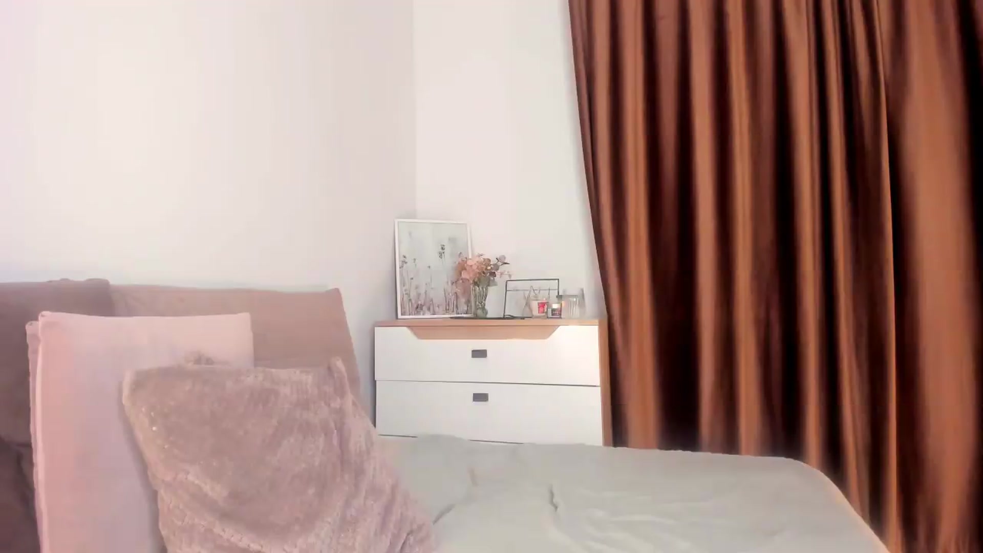 Gallery image thumbnail from Ana__xo's myfreecams stream on, 06/23/2026, 20:15 image 6 of 20