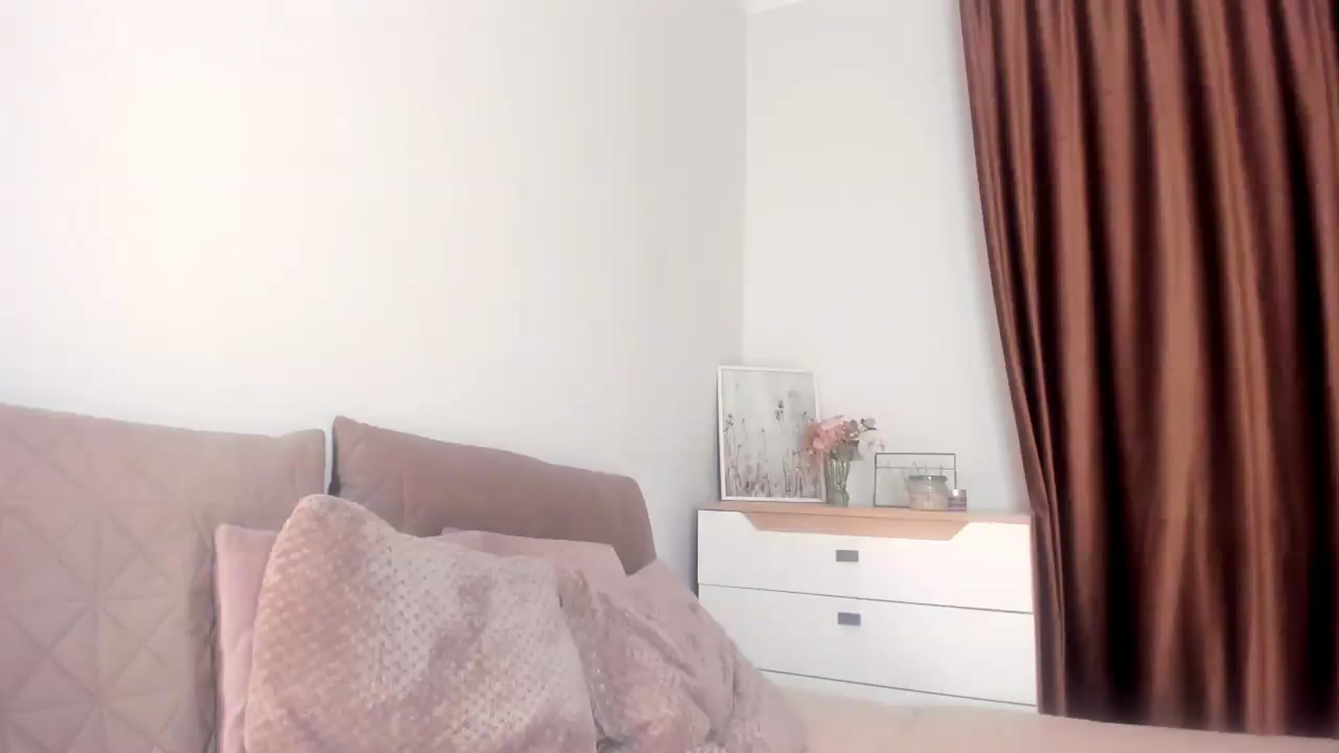 Gallery image thumbnail from Ana__xo's myfreecams stream on, 06/25/2026, 18:00 image 5 of 20