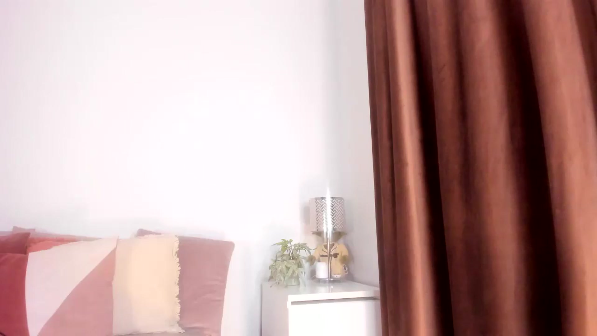 Gallery image thumbnail from Ana__xo's myfreecams stream on, 07/15/2026, 21:03 image 4 of 20