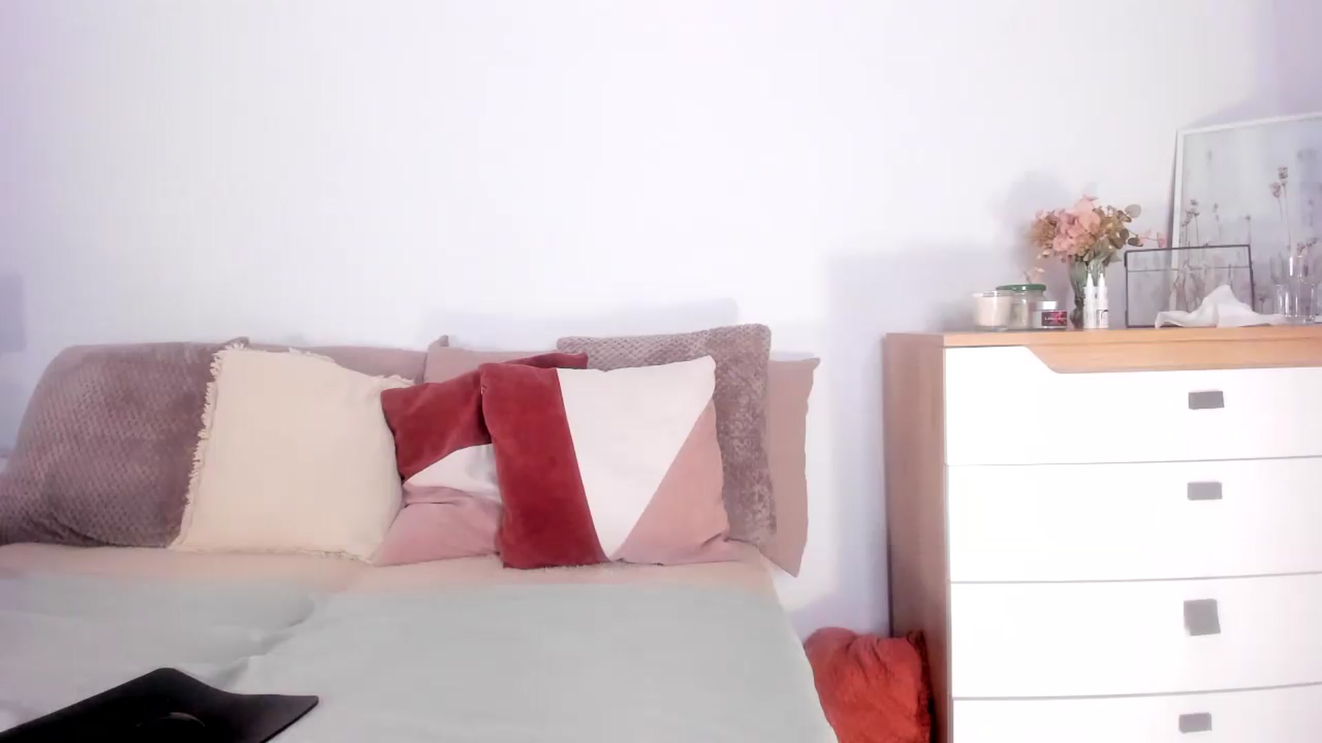 Gallery image thumbnail from Ana__xo's myfreecams stream on, 07/21/2026, 19:25 image 20 of 20