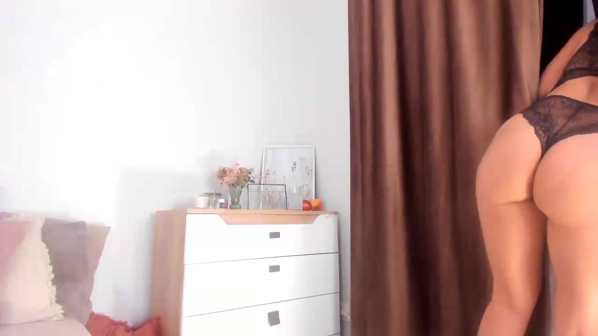 Gallery image thumbnail from Ana__xo's myfreecams stream on, 07/23/2026, 20:10 image 3 of 20