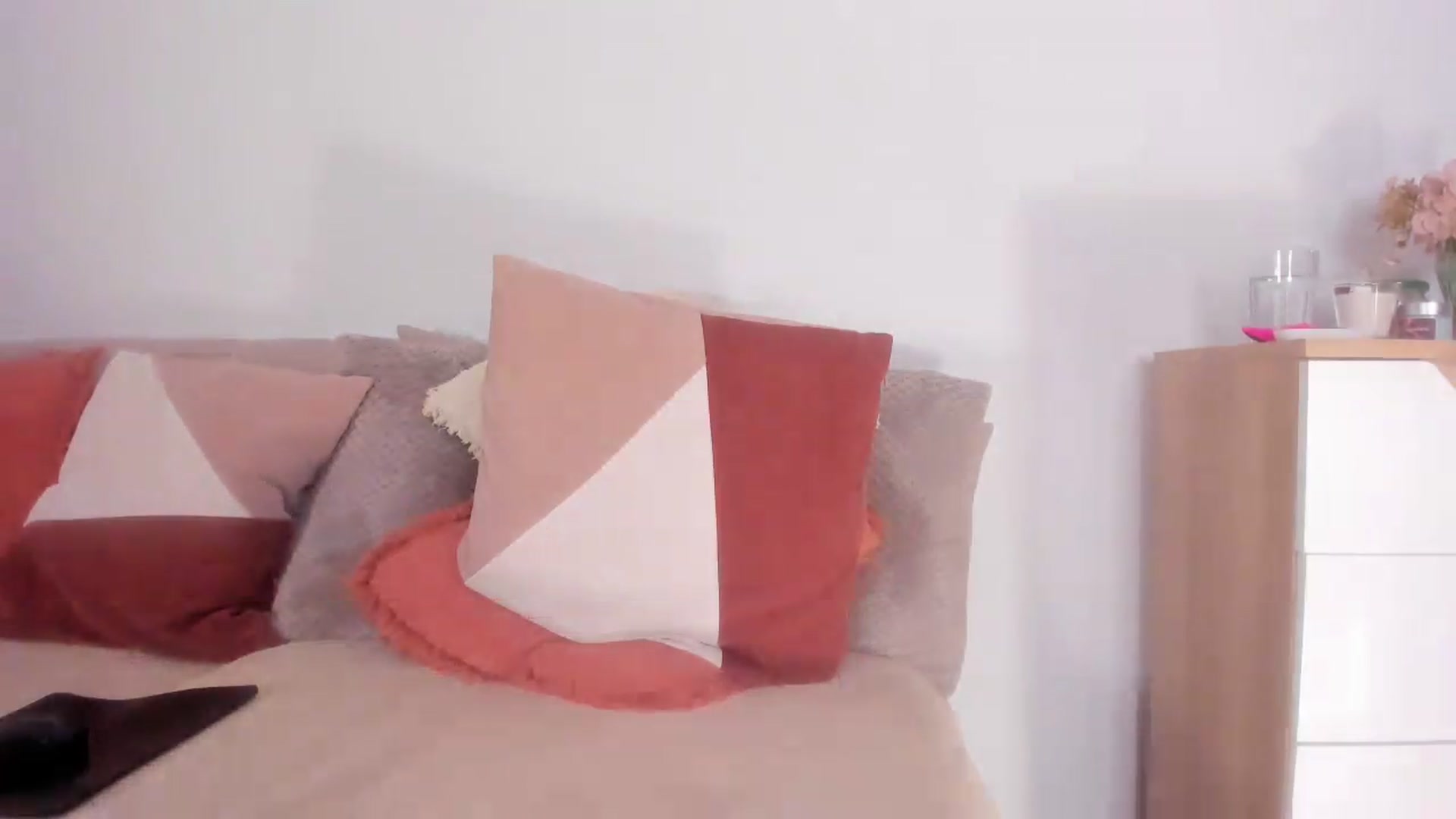 Gallery image thumbnail from Ana__xo's myfreecams stream on, 07/26/2026, 20:00 image 8 of 20