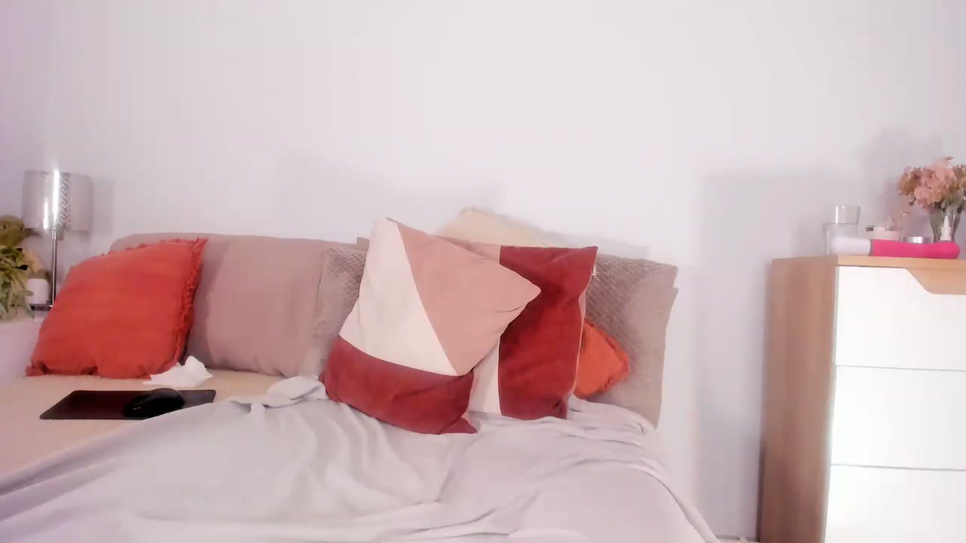 Gallery image thumbnail from Ana__xo's myfreecams stream on, 07/26/2026, 20:00 image 18 of 20